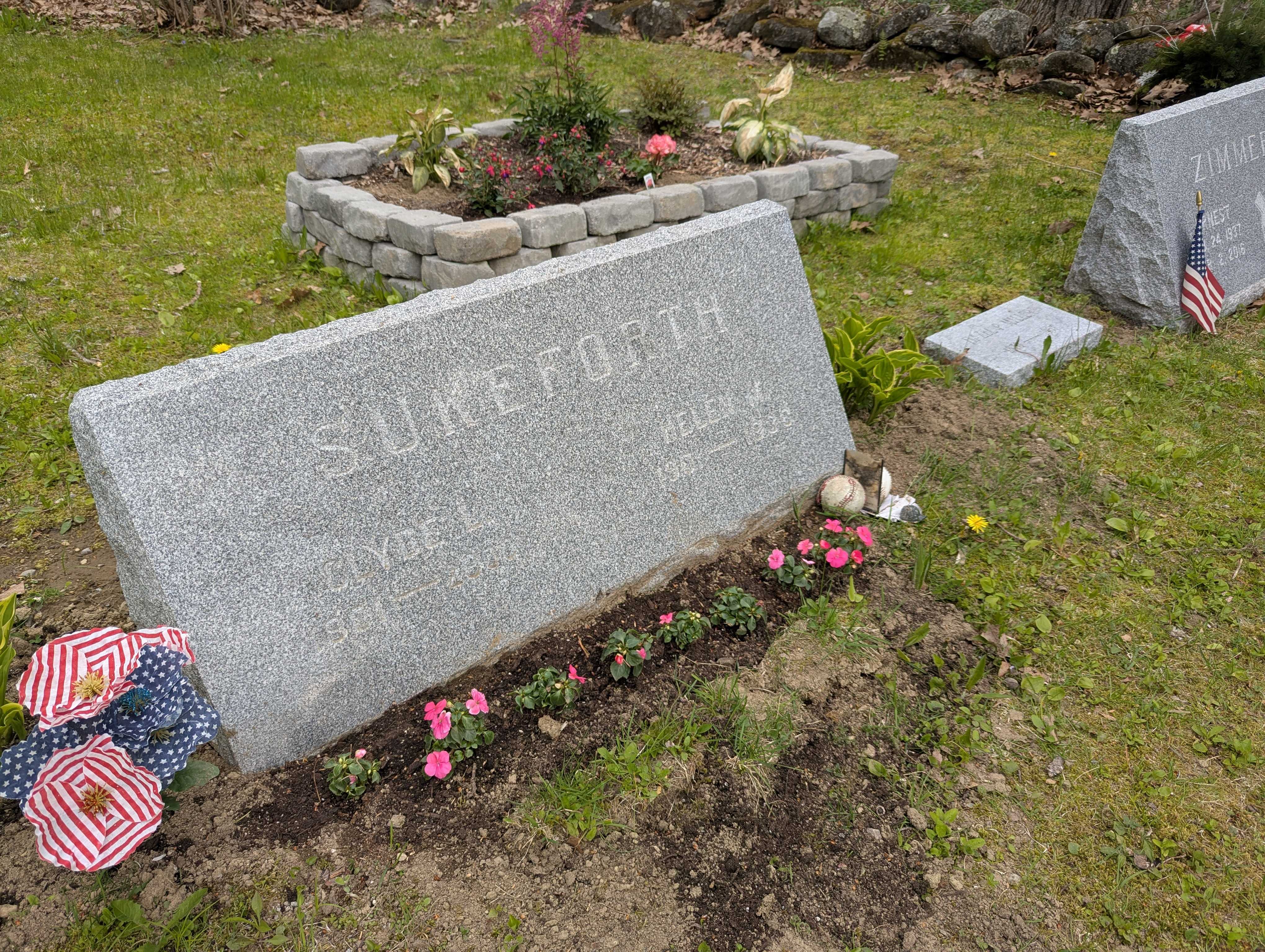 Clyde Sukeforth's grave in Waldoboro's Brookland Cemetery.