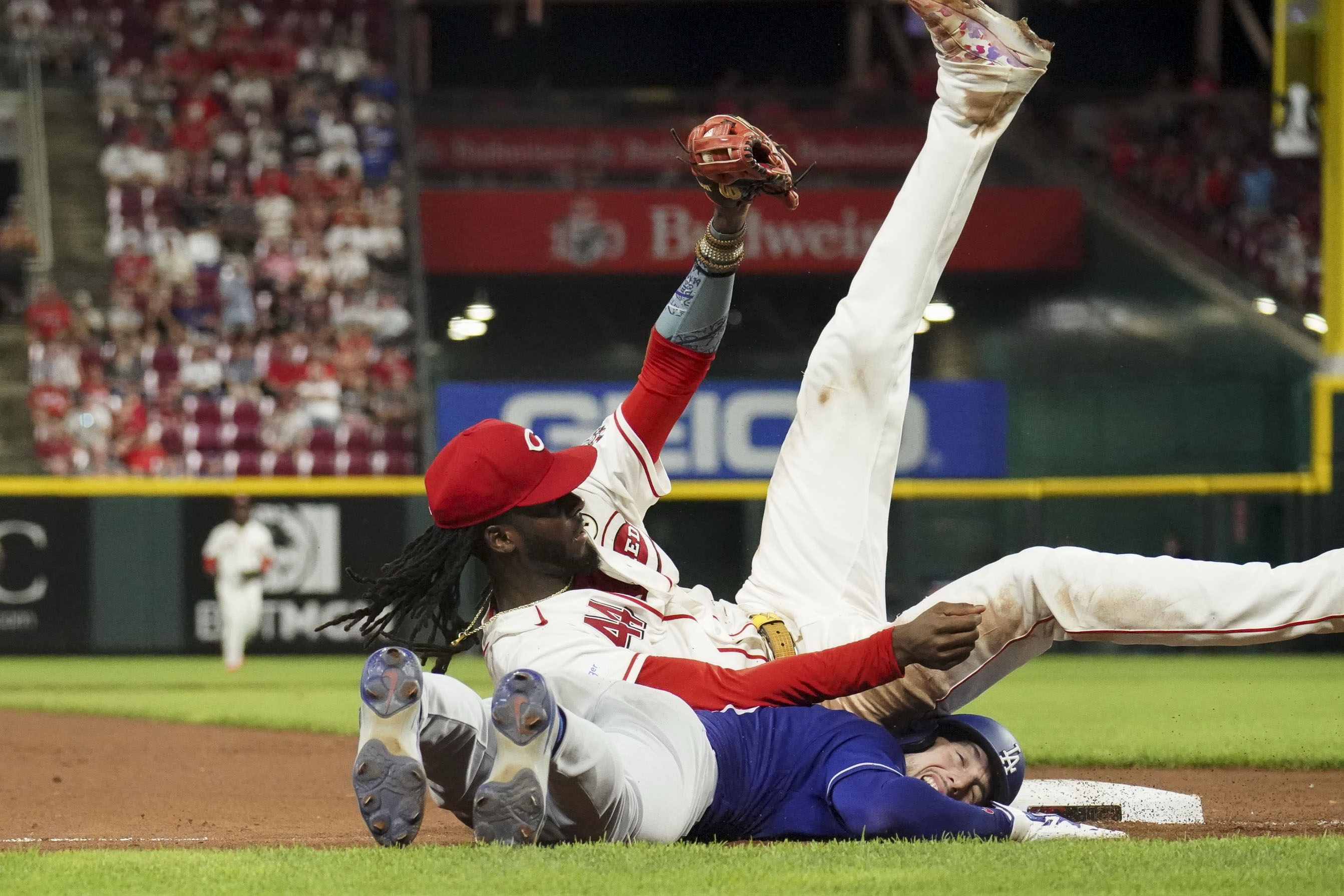 Elly De La Cruz somehow gets this tag down on Kyle Tucker (Getty Images)