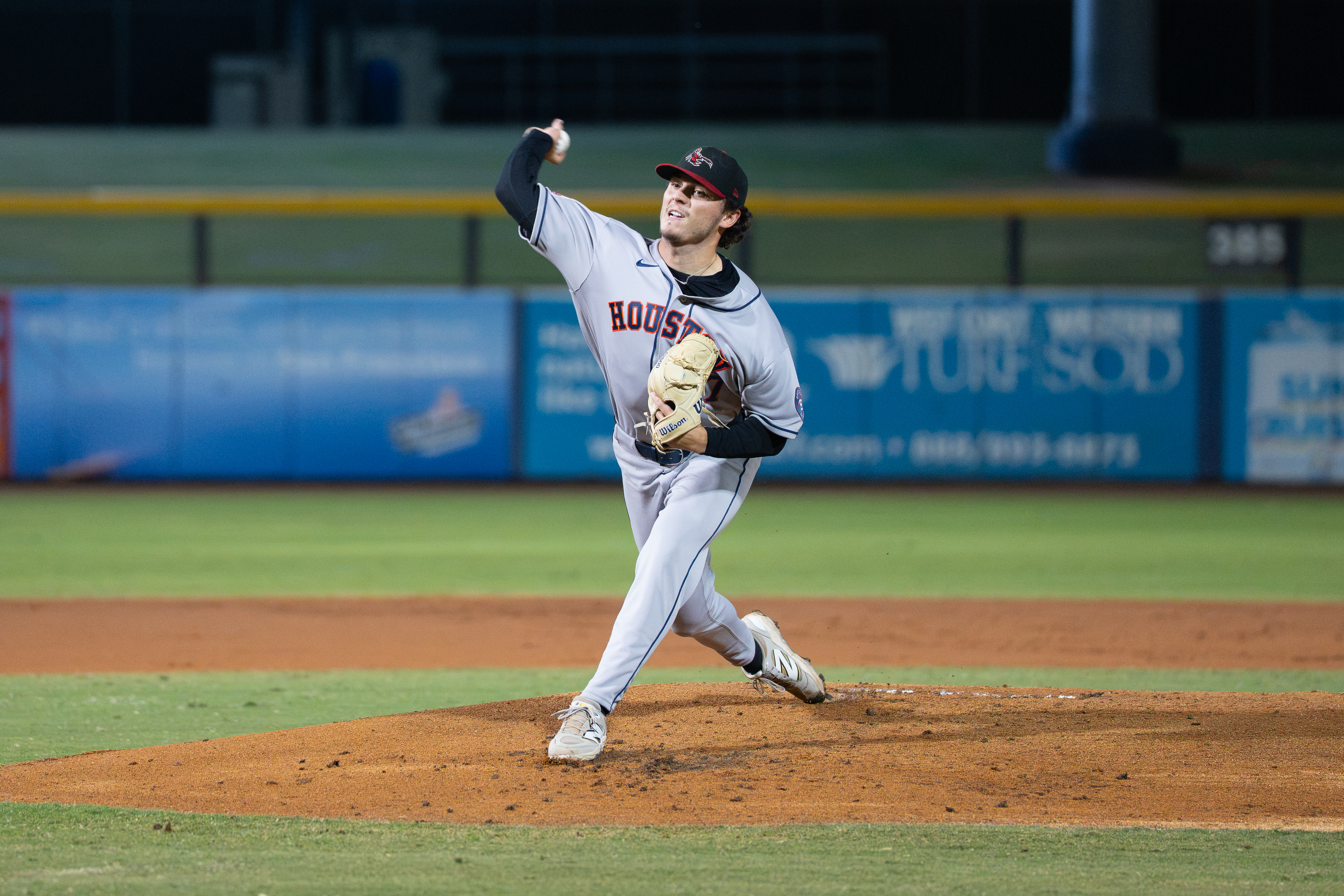 Joey Dixon pitches at Salt River Fields. (photo via David Herold)