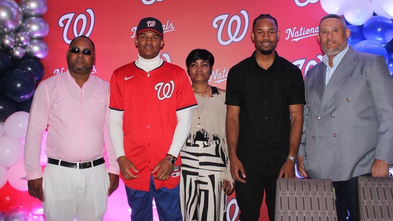 Isaias Suarez signing with the Nationals