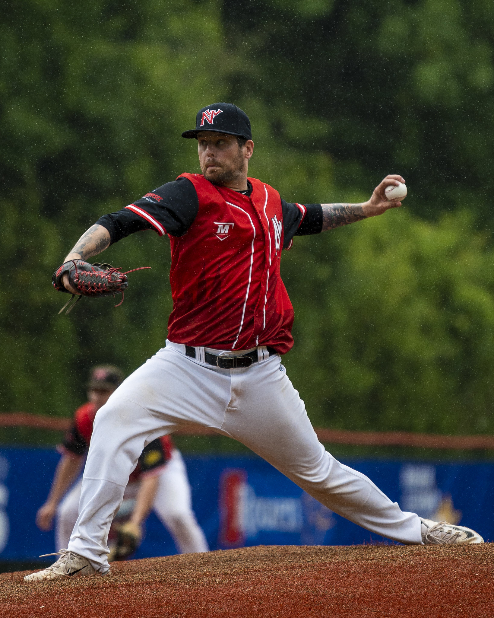 Rick Van Dijck throws a pitch. Photo by Pablo Amiama / WBSC Europe