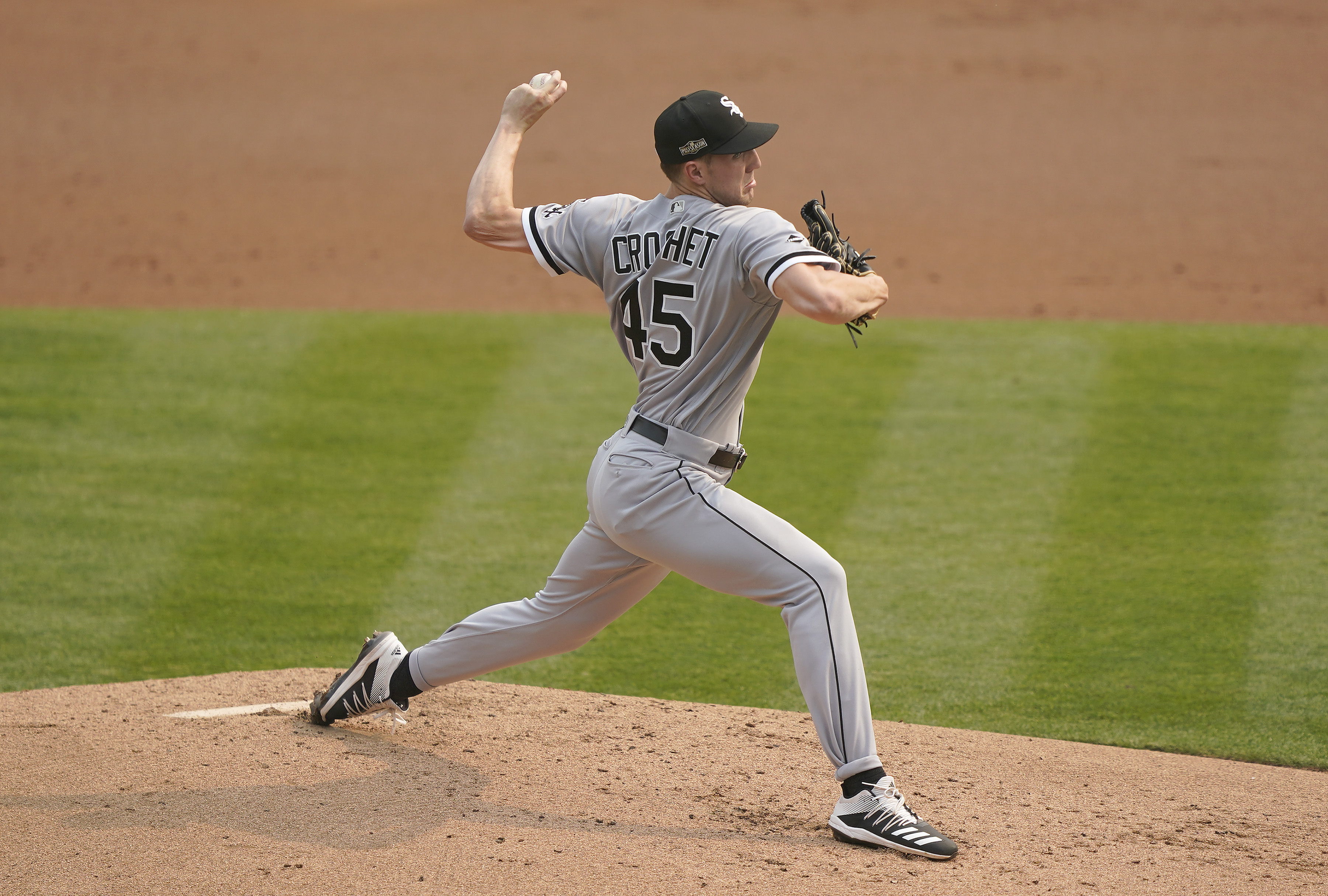 Garrett Crochet pitching for the White Sox in the 2020 AL Wild Card Series.