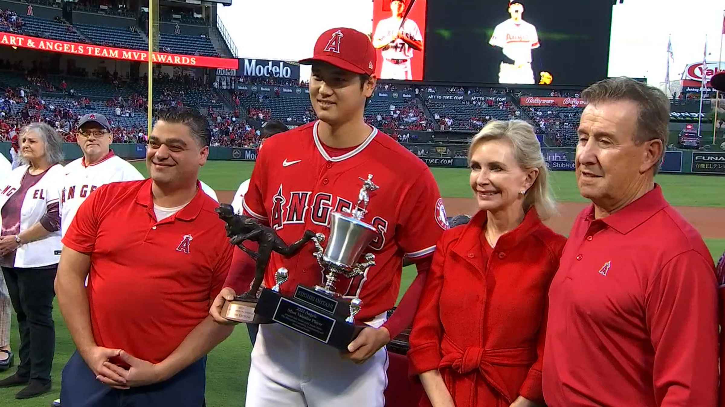 Shohei Ohtani gets team MVP award; Angels fans chant 'sell the team' - Los  Angeles Times