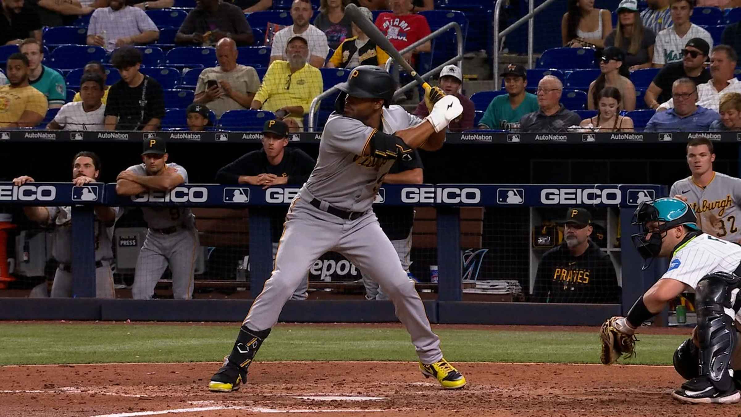 Pirates rally in ninth inning to beat Marlins