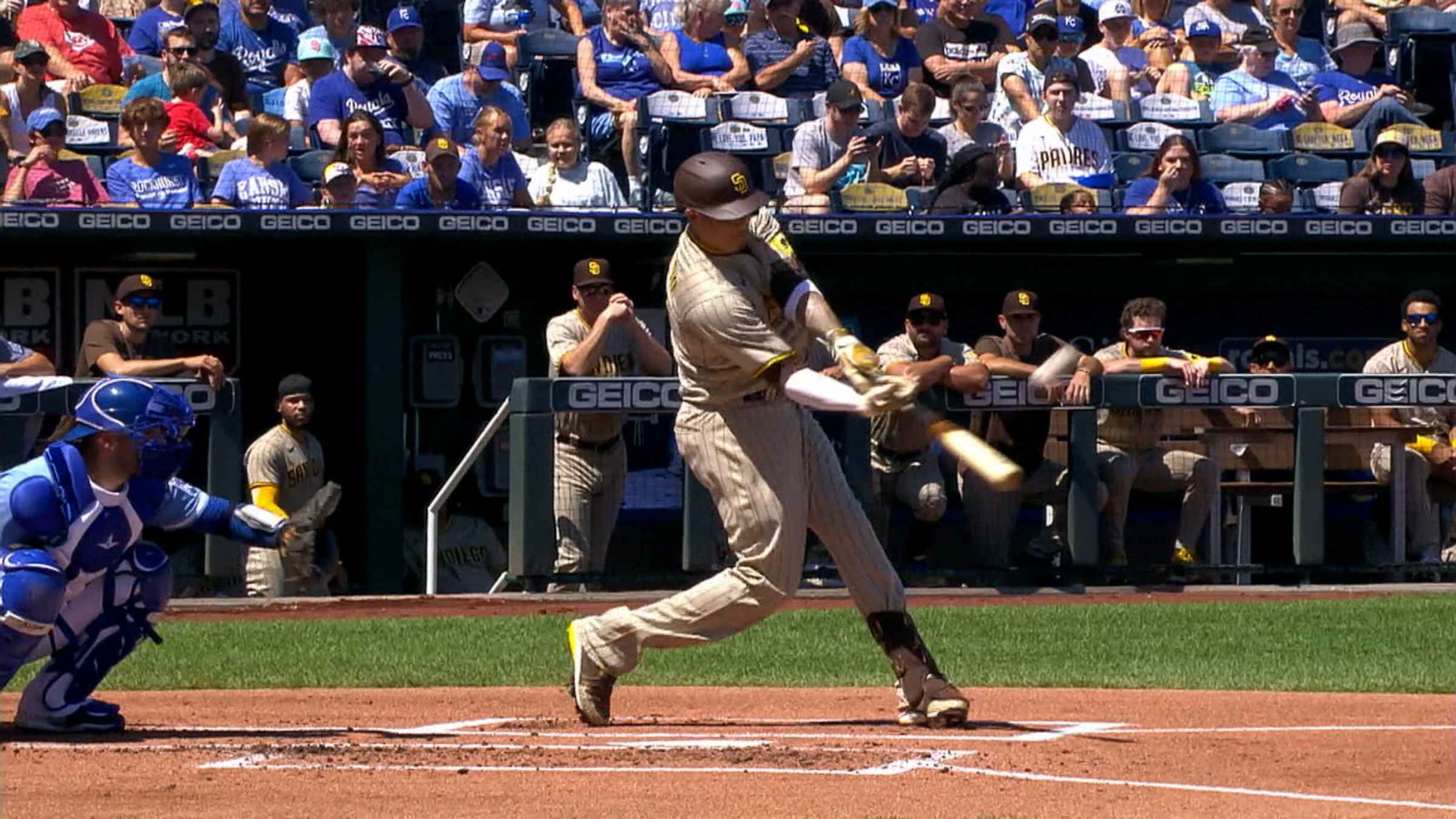 Manny Machado's solo homer (32), 10/01/2022