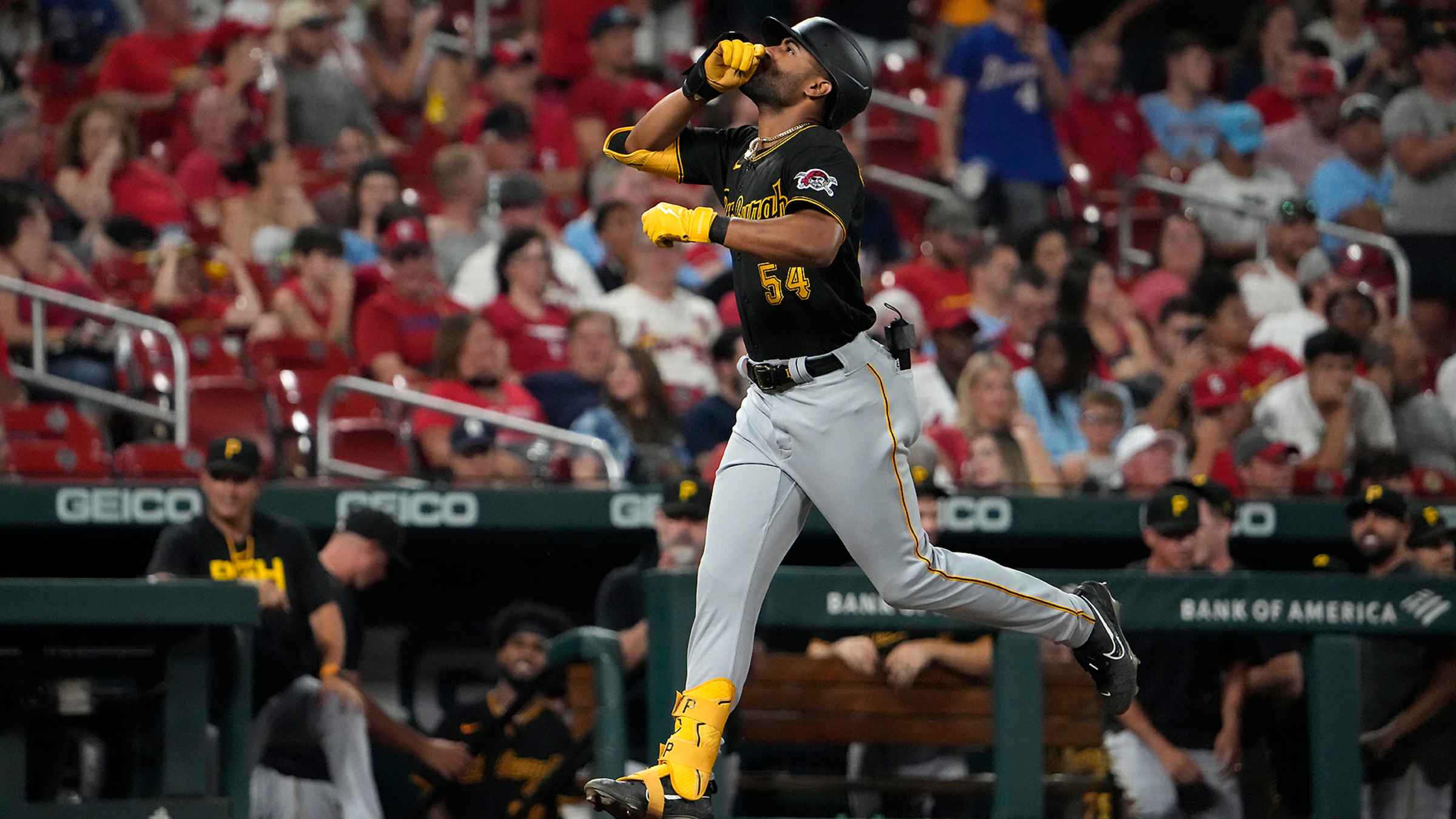 Palacios delivers a clutch double in the 9th as the Pirates rally