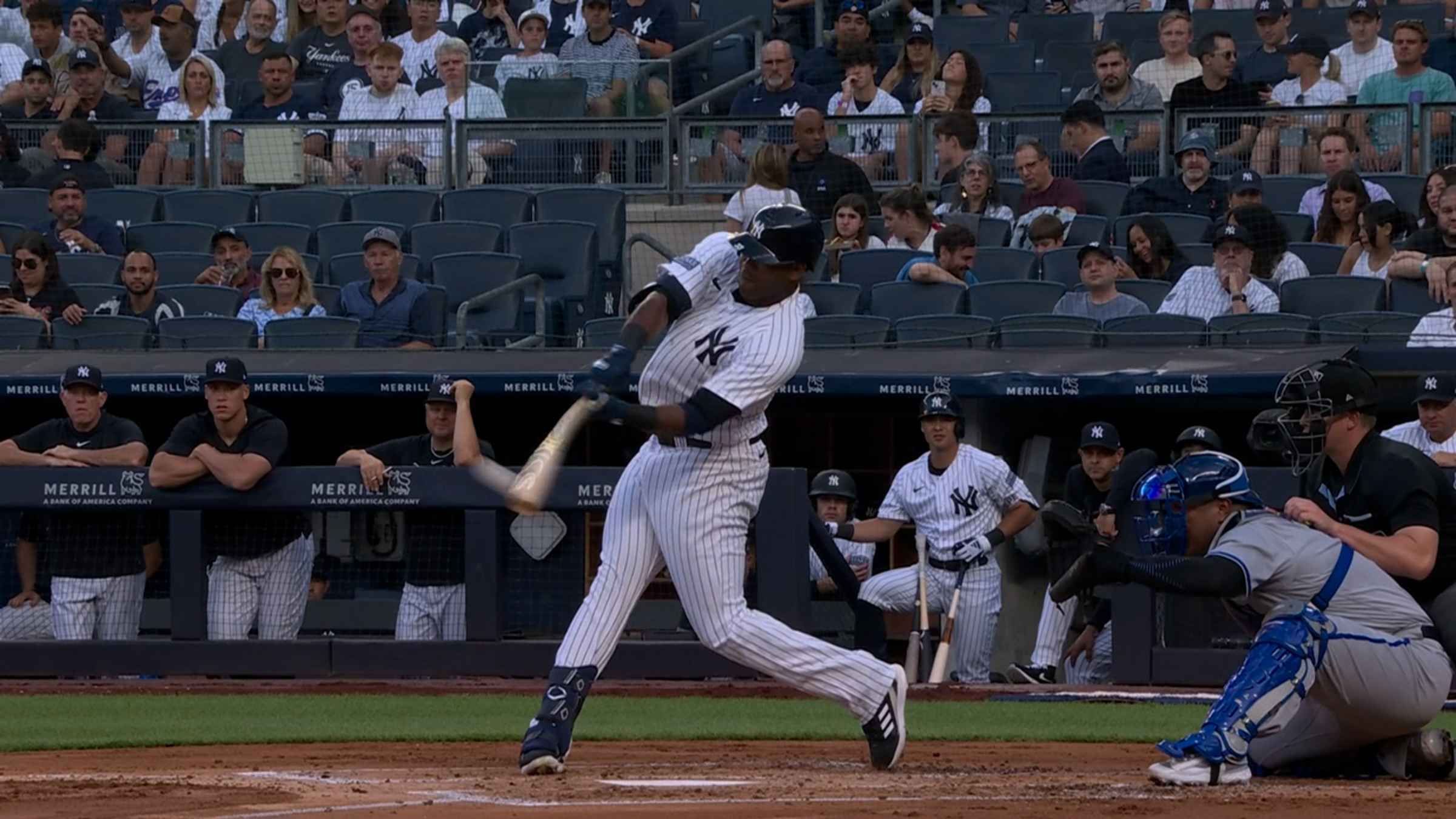 Franchy Cordero wraps solo homer, 08/26/2022