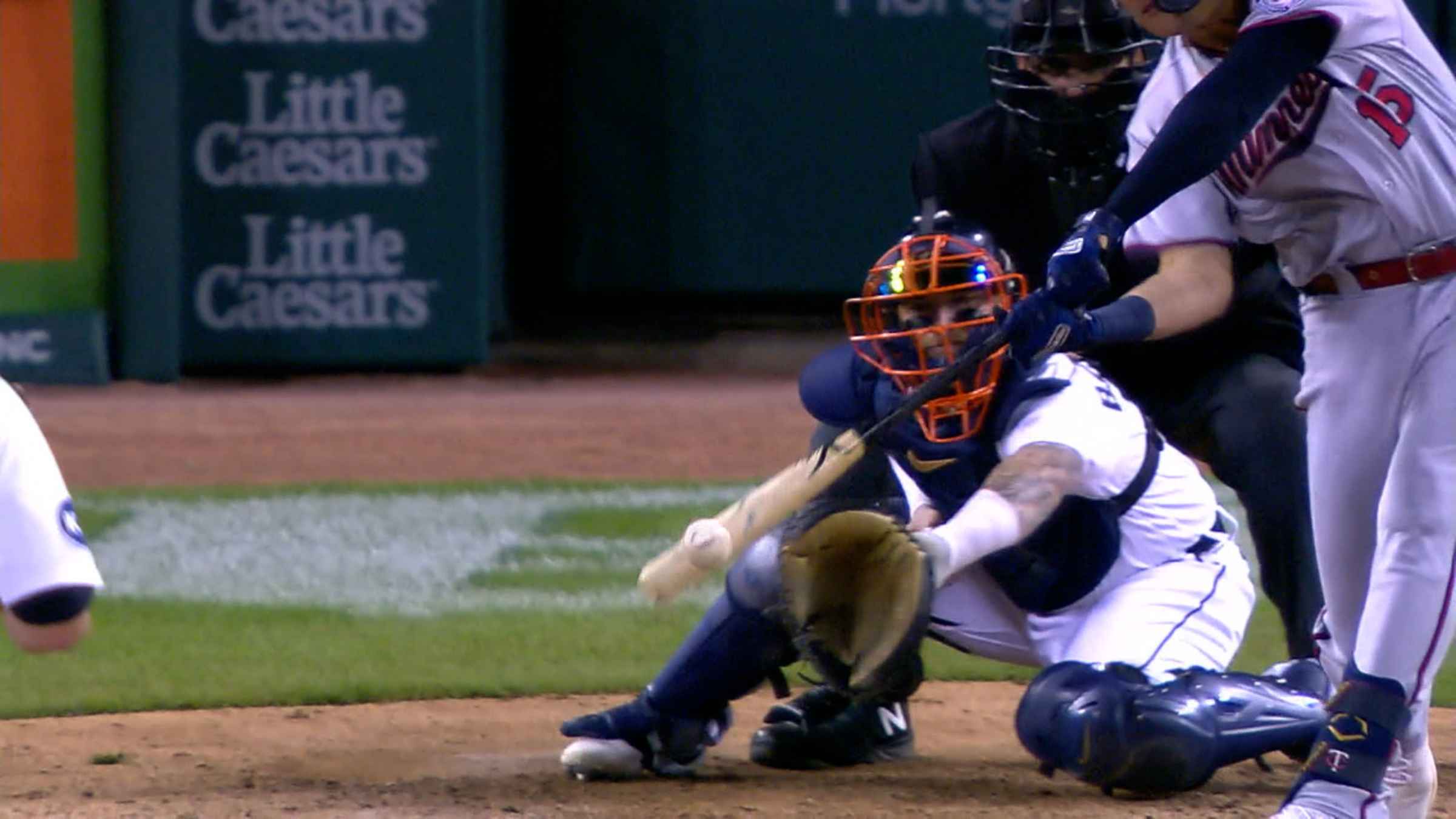 Gio Urshela's RBI base hit, 04/11/2022