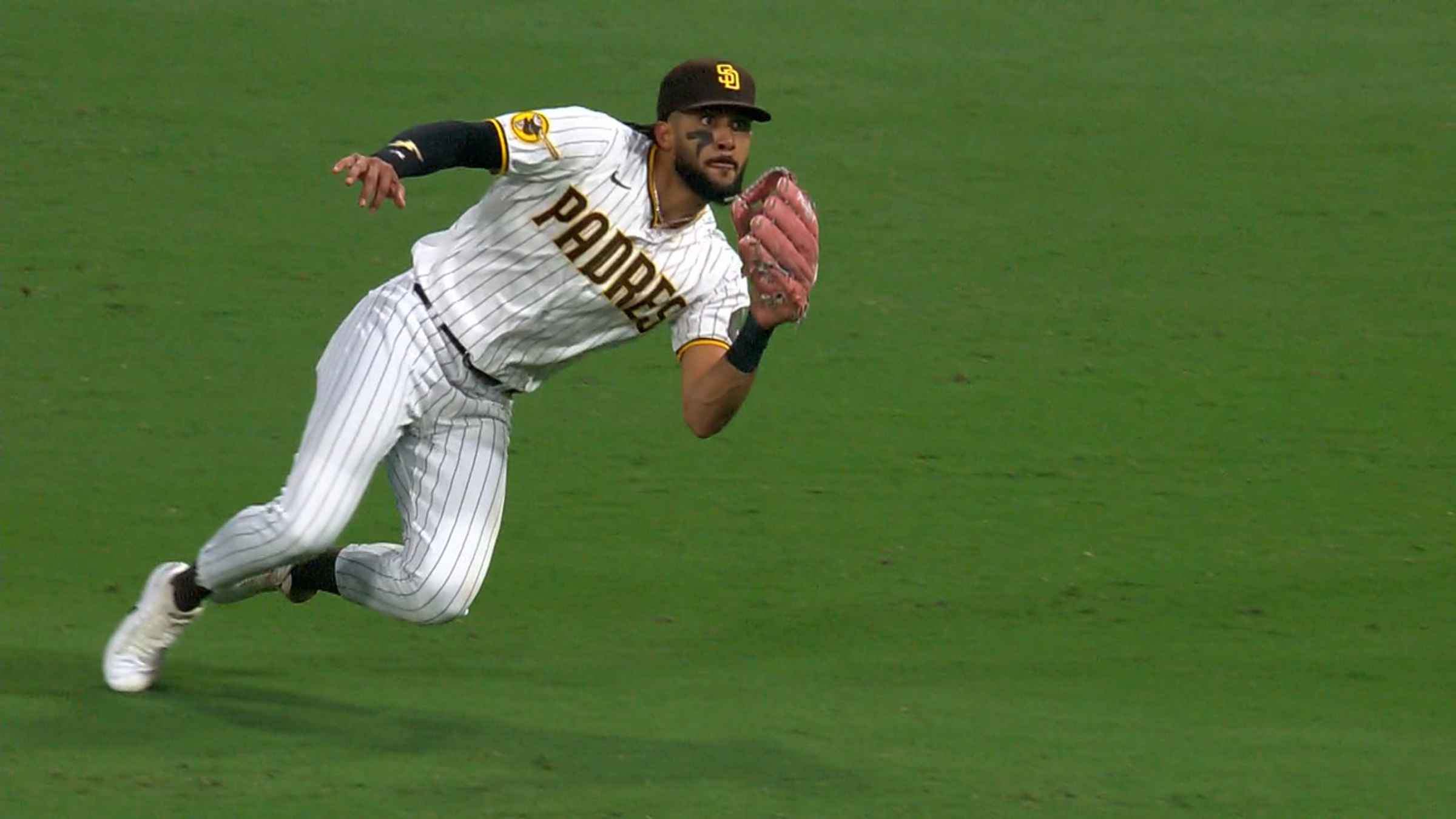 Fernando Tatis Jr.'s sliding catch, 03/04/2023