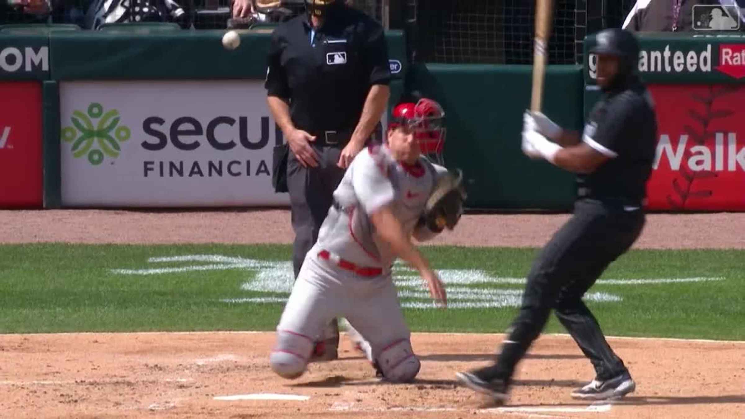 J.T. Realmuto's juggling catch, 02/28/2023