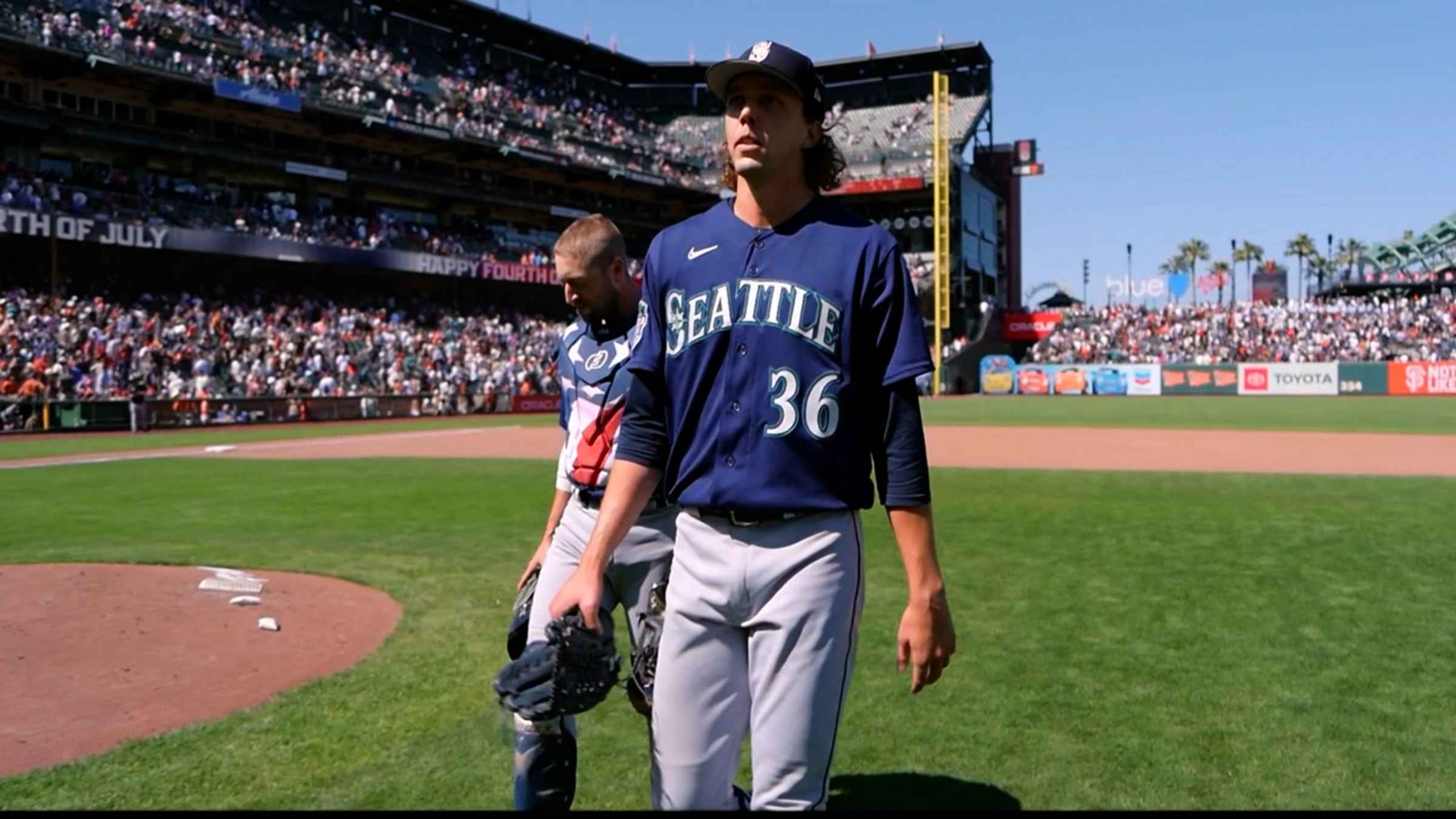 Gilbert pitches five-hit gem, Ford, Pollock homer in Mariners' 6-0 win over  Giants