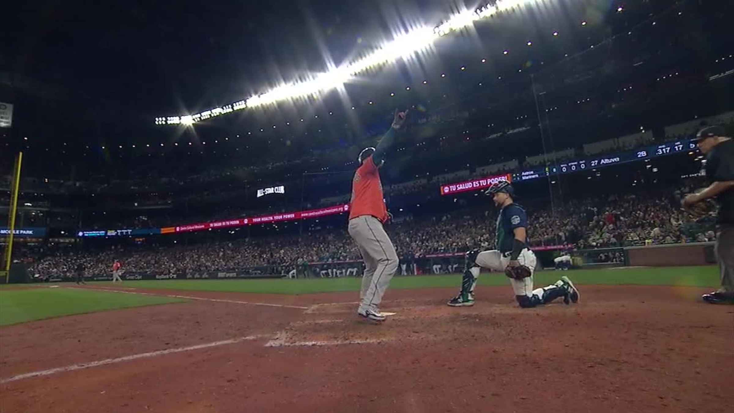 Martin Maldonado 14th Home Run of the Season #Astros #MLB Distance: 430ft  Exit Velocity: 106 MPH Launch Angle: 26° Pitch: 92mph Slider…