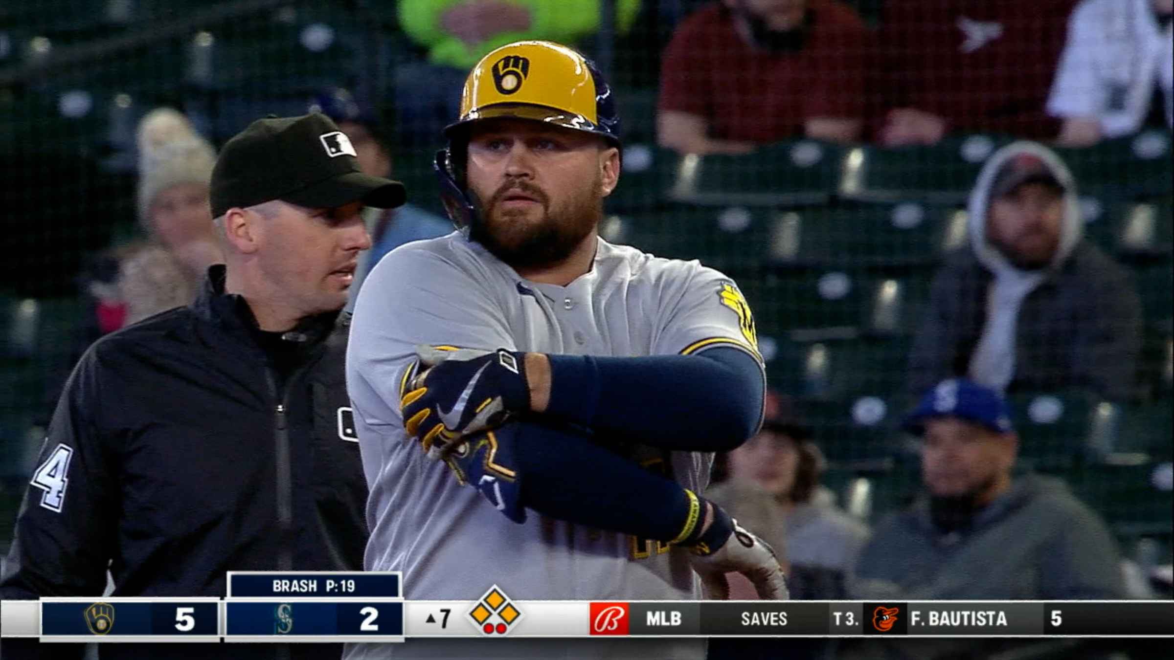 Rowdy Tellez's two-run double, 05/06/2022