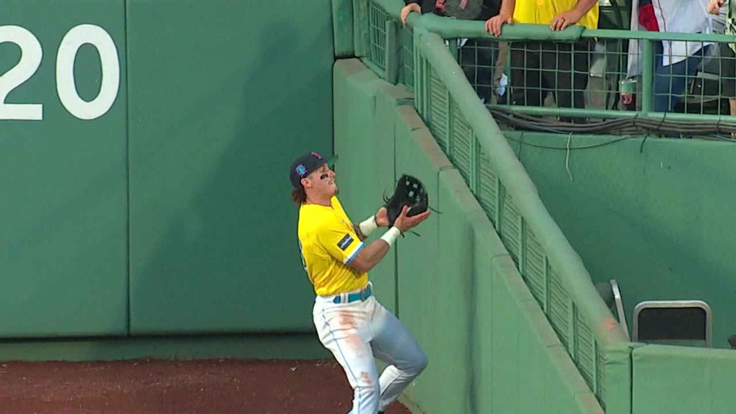 Watch Red Sox's Jarren Duran's Straight Steal Of Home In WooSox