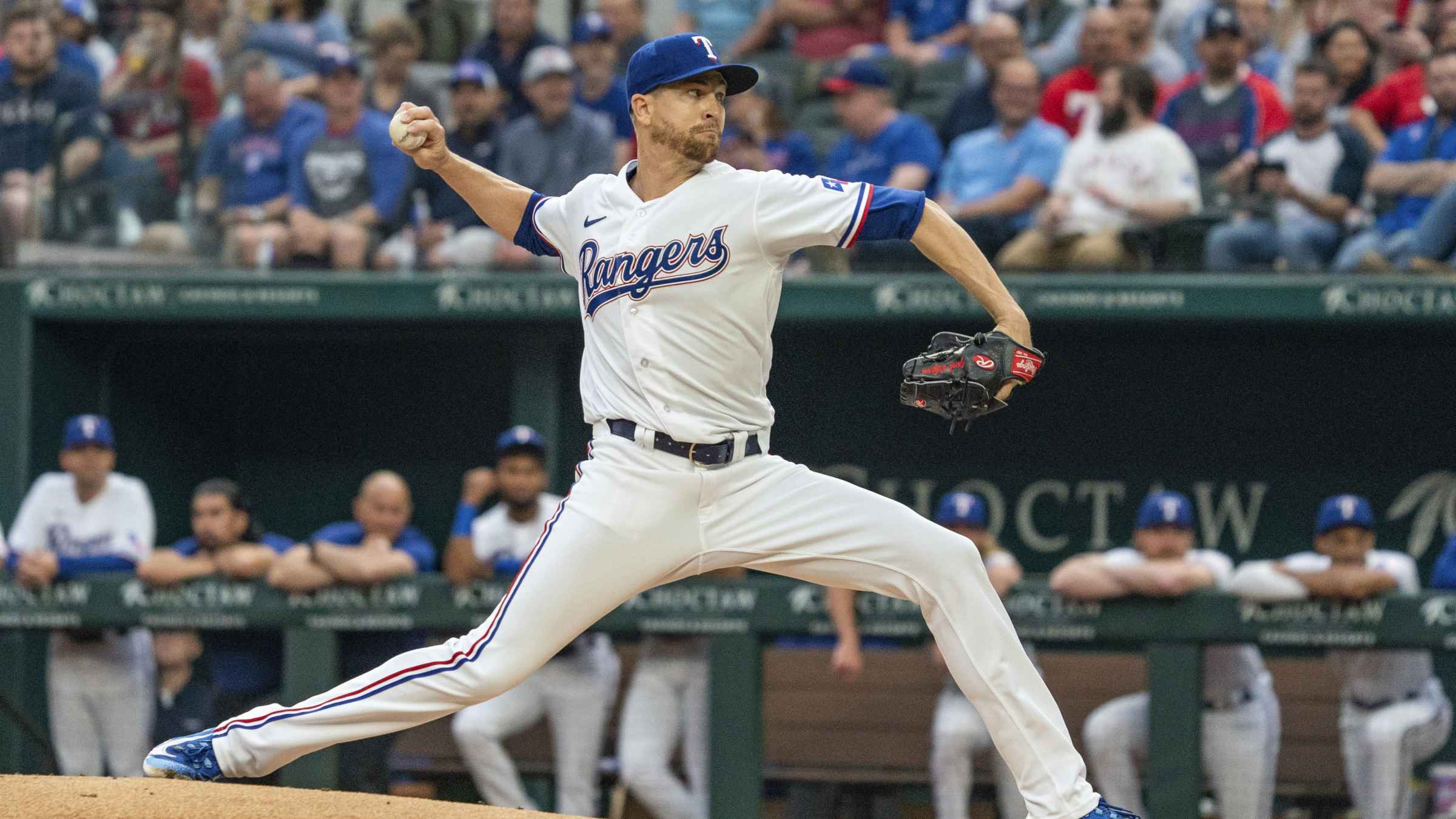 Jacob deGrom tuvo una dura primera aparición en la lomita con los Rangers.