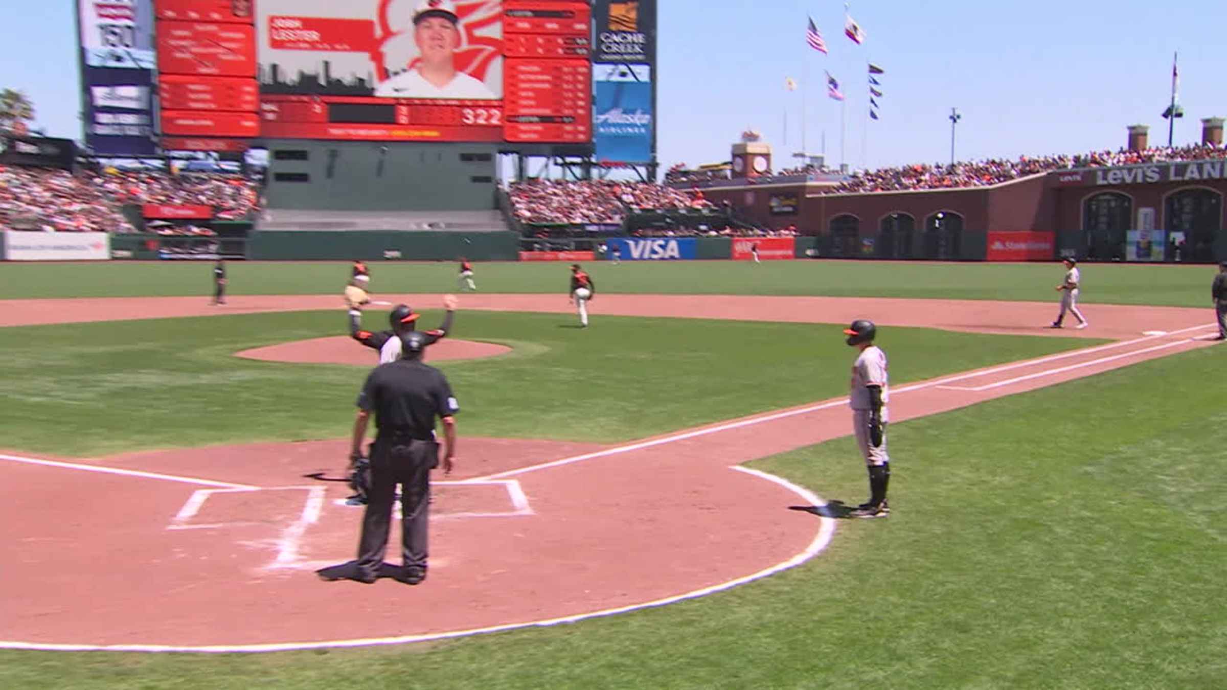 James McCann's solo homer (3), 06/04/2023