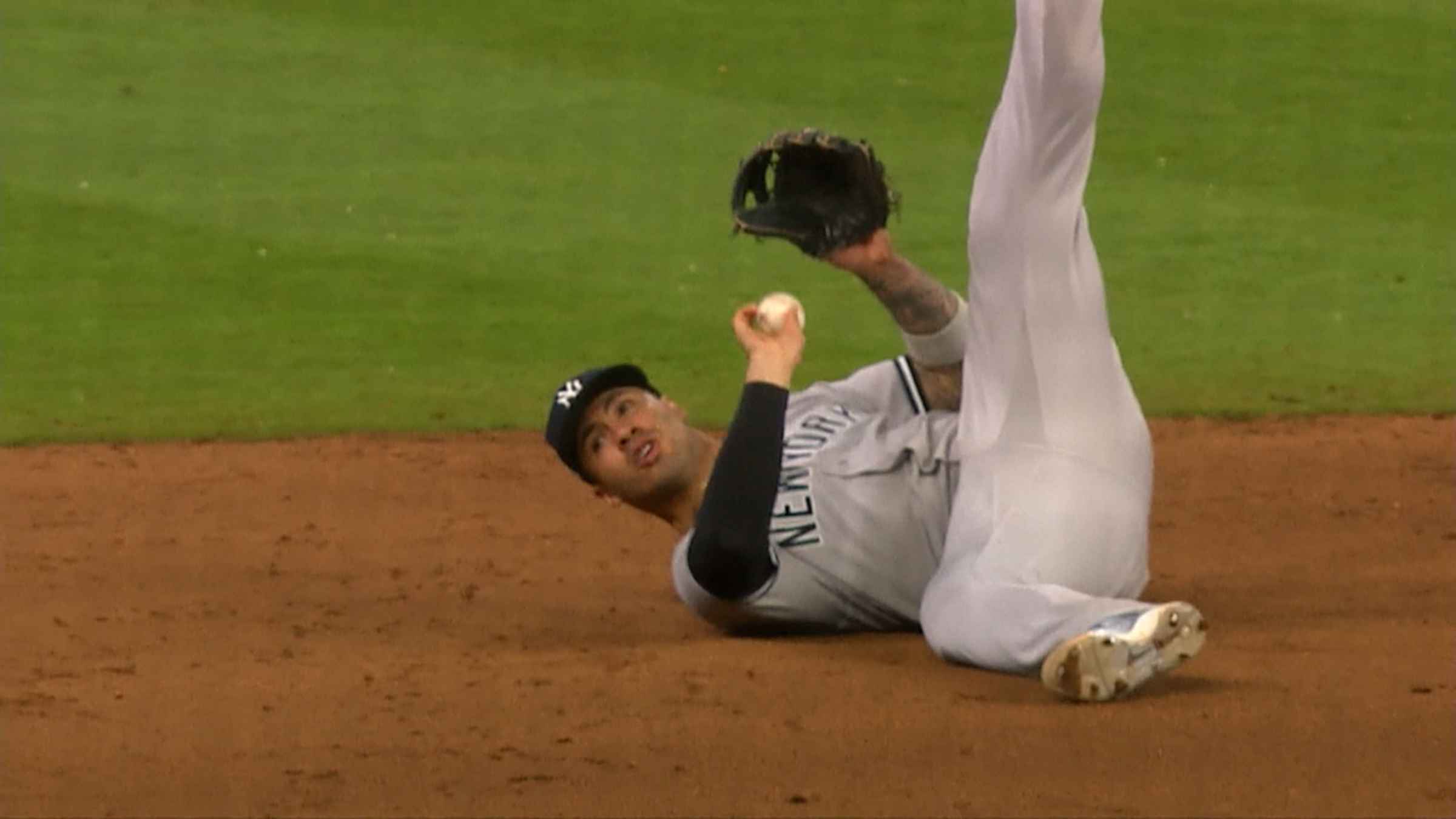 Yankees' Gleyber Torres mic'd up, calls out his double play highlight