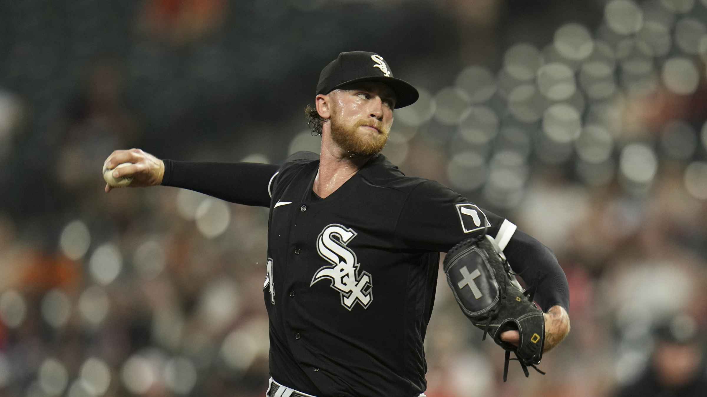 Clevinger and bullpen pitch 3-hitter, White Sox beat Tigers