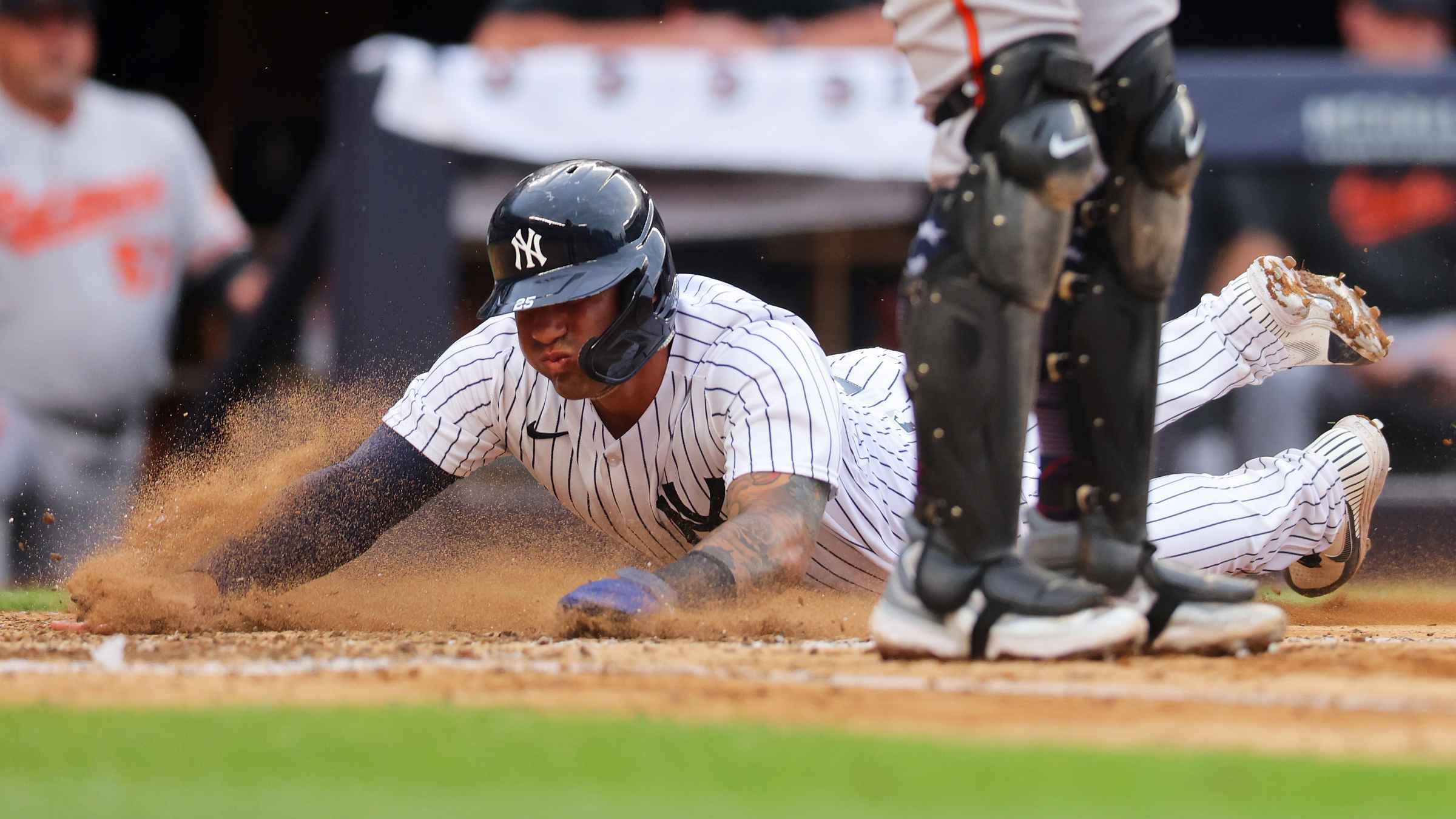 Adam Frazier's two-run triple, 04/16/2021