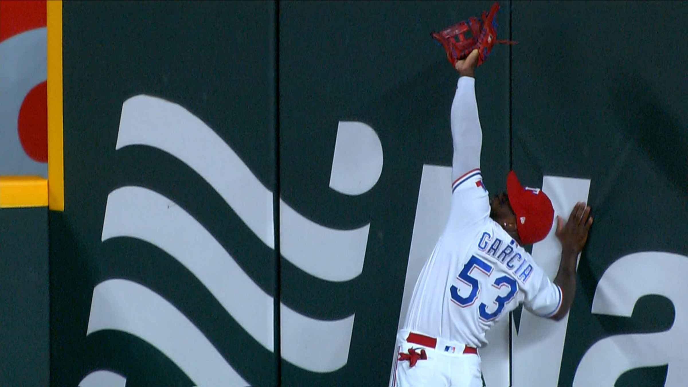 Adolis Garcia makes two amazing catches in All-Star Game