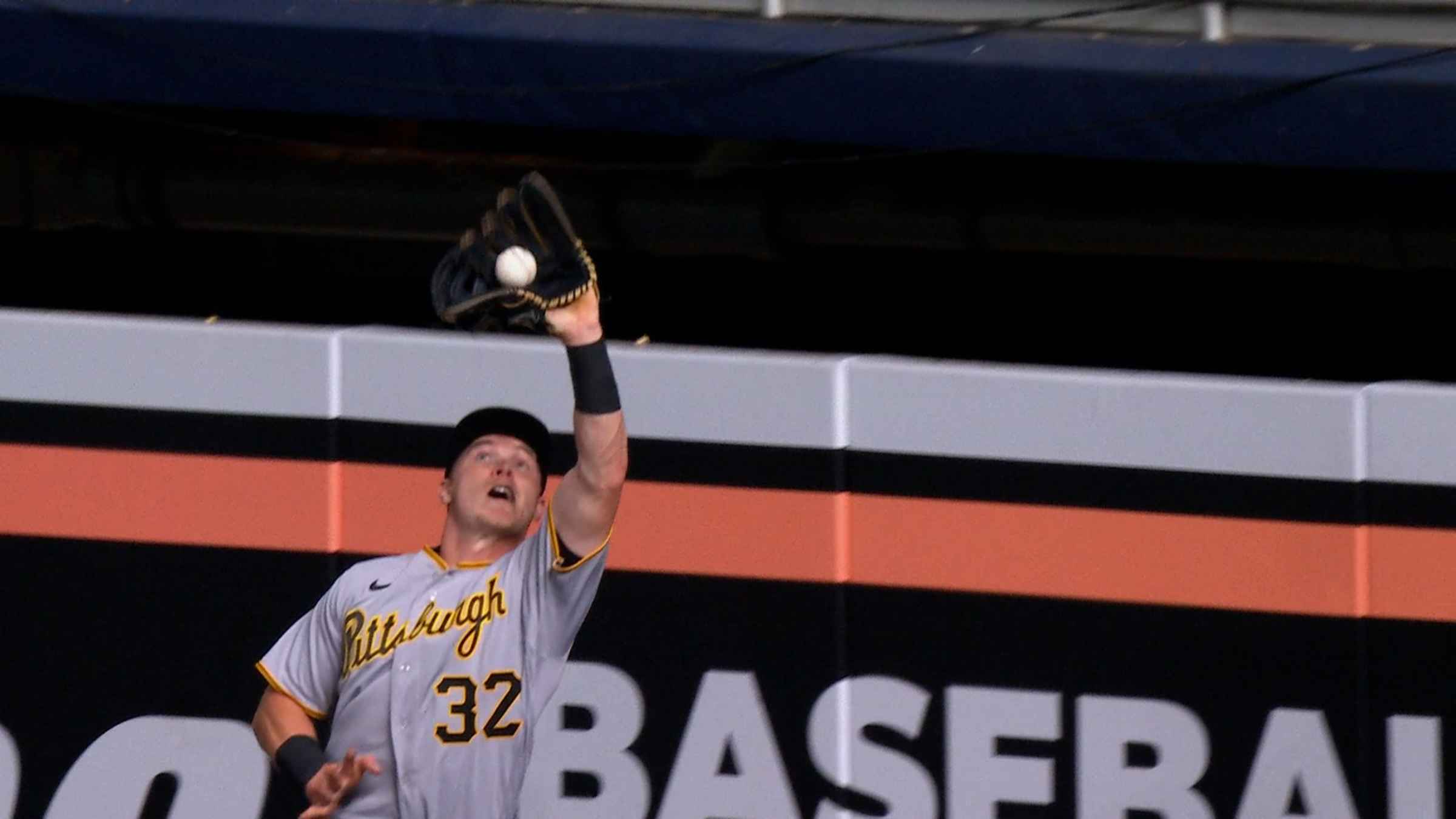 Henry Davis' leaping grab, 06/23/2023