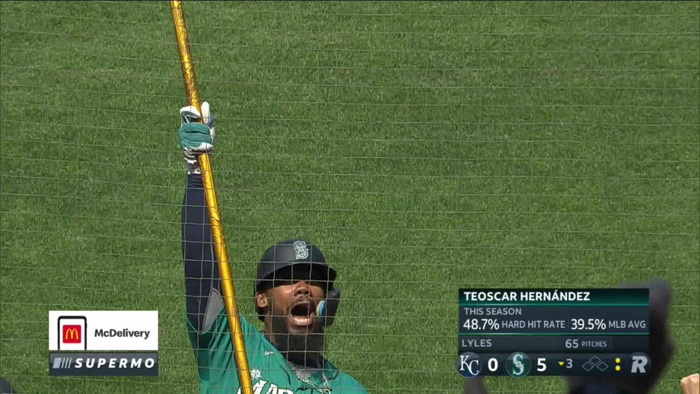 Teoscar Hernández homers twice to lead Mariners over Royals 15-2