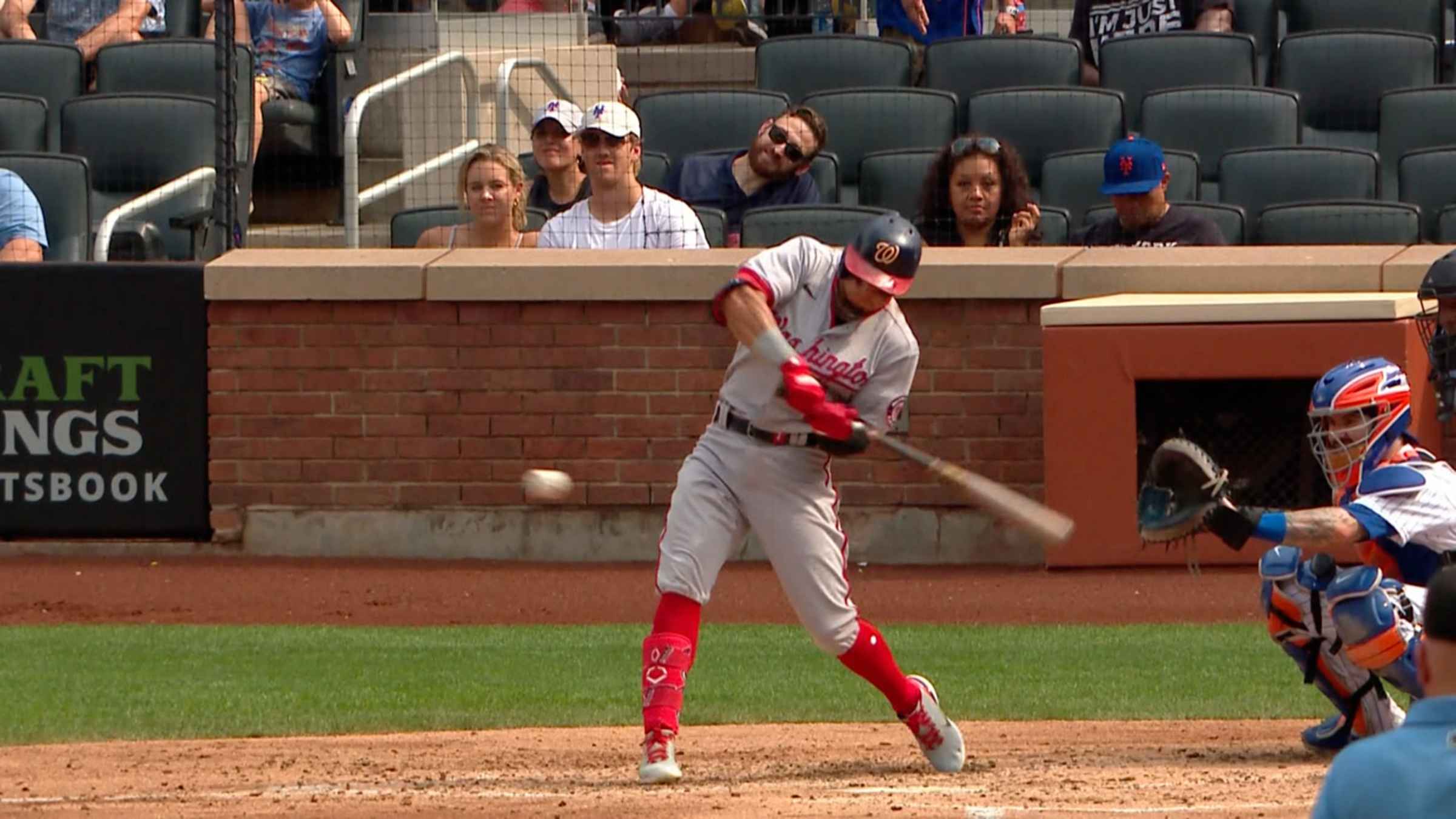 Hernandez hits his first Major League homer 