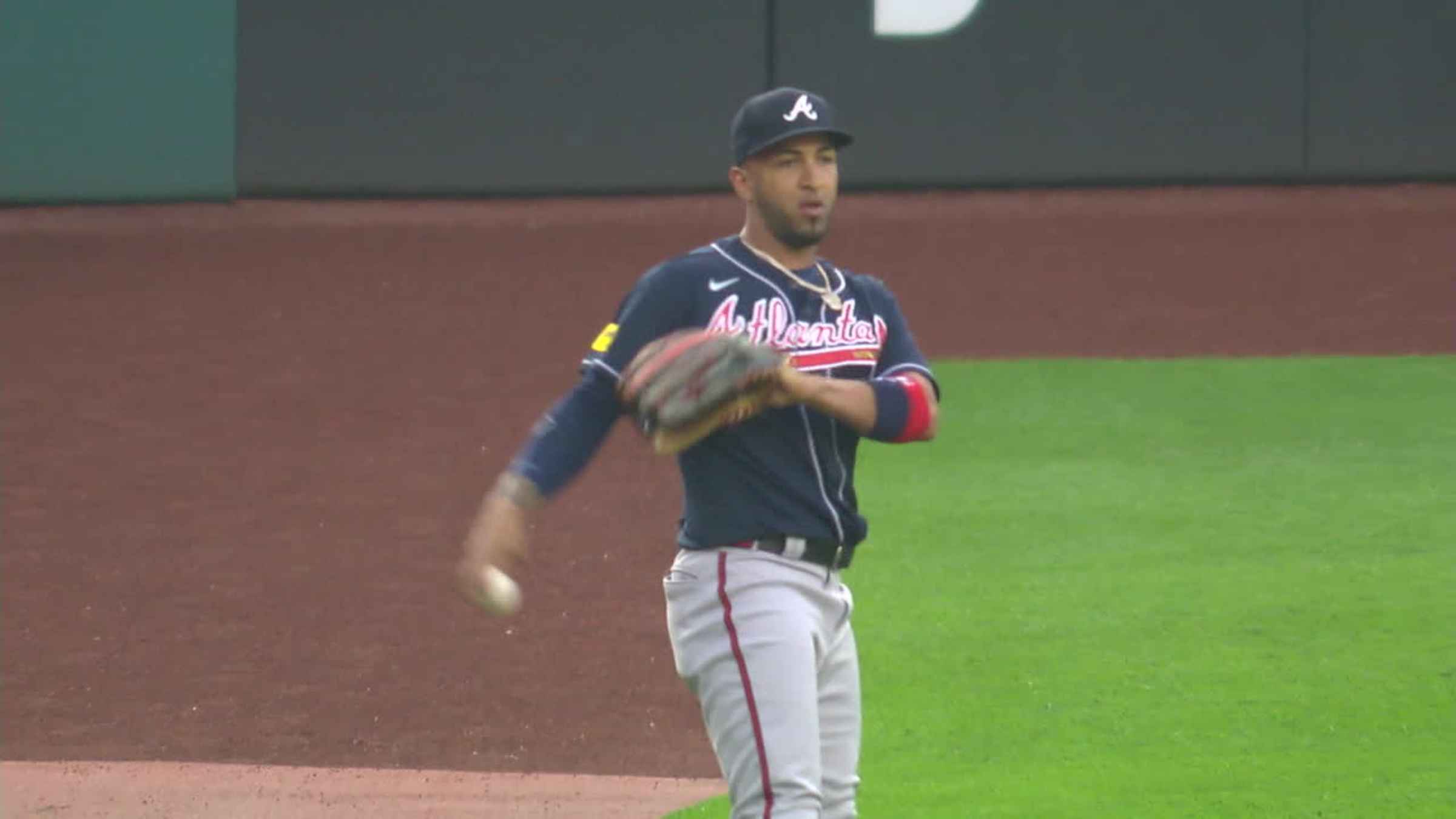 Eddie Rosario's running catch, 09/28/2023