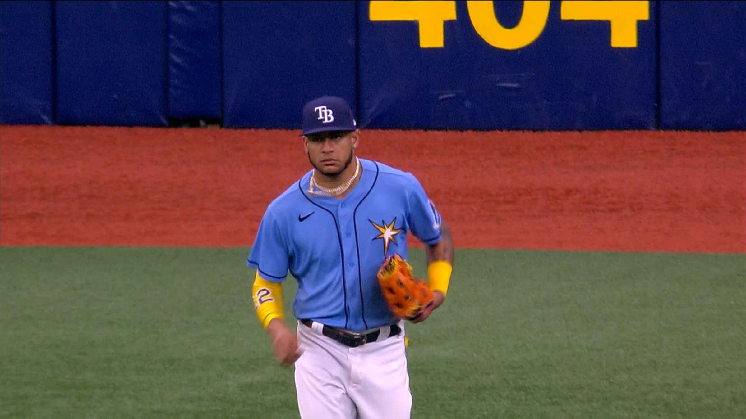 Rays' Jose Siri makes spectacular catches, sometimes with just one hand