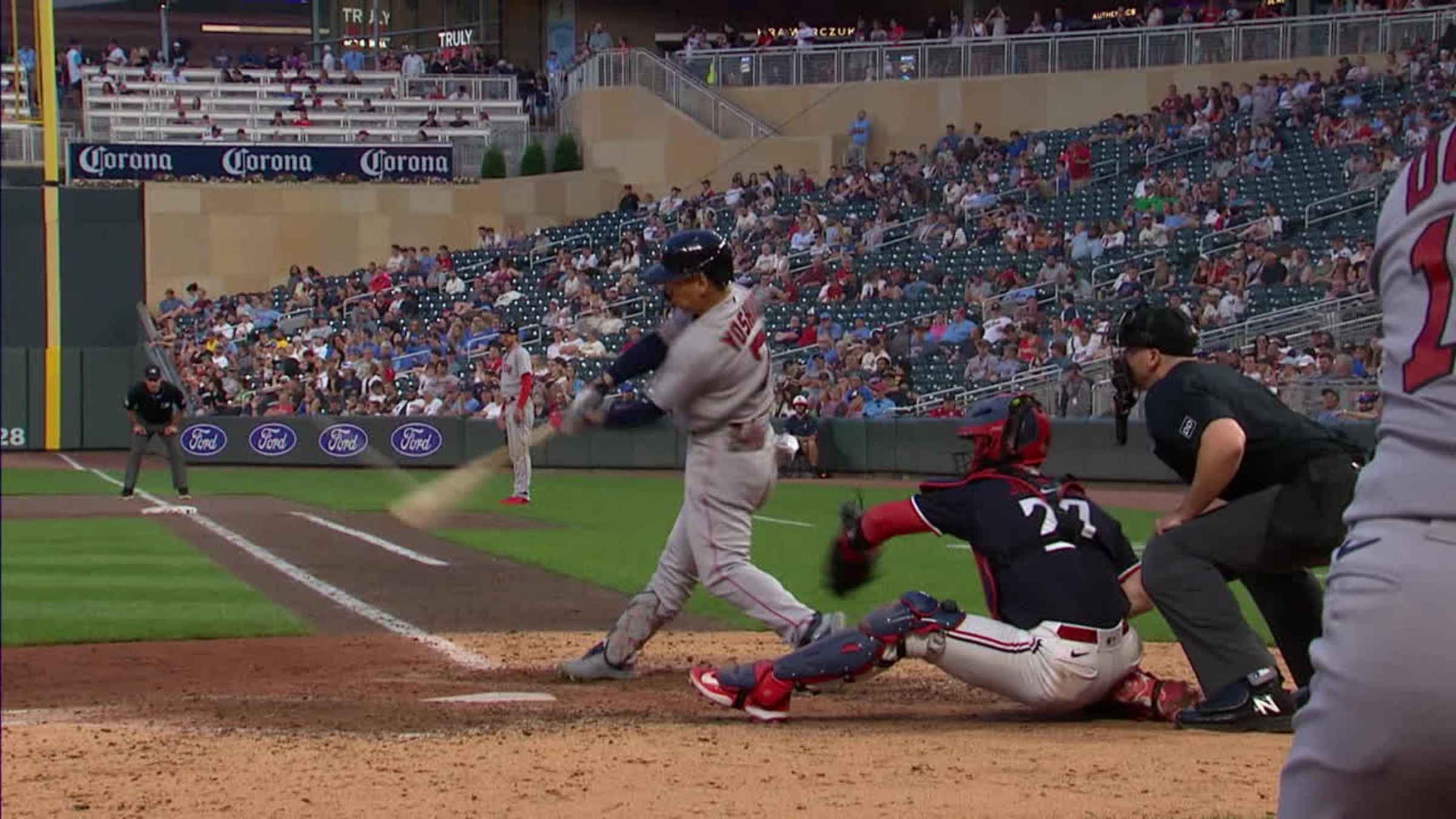 Yoshida's two-run homer (12), 07/25/2023