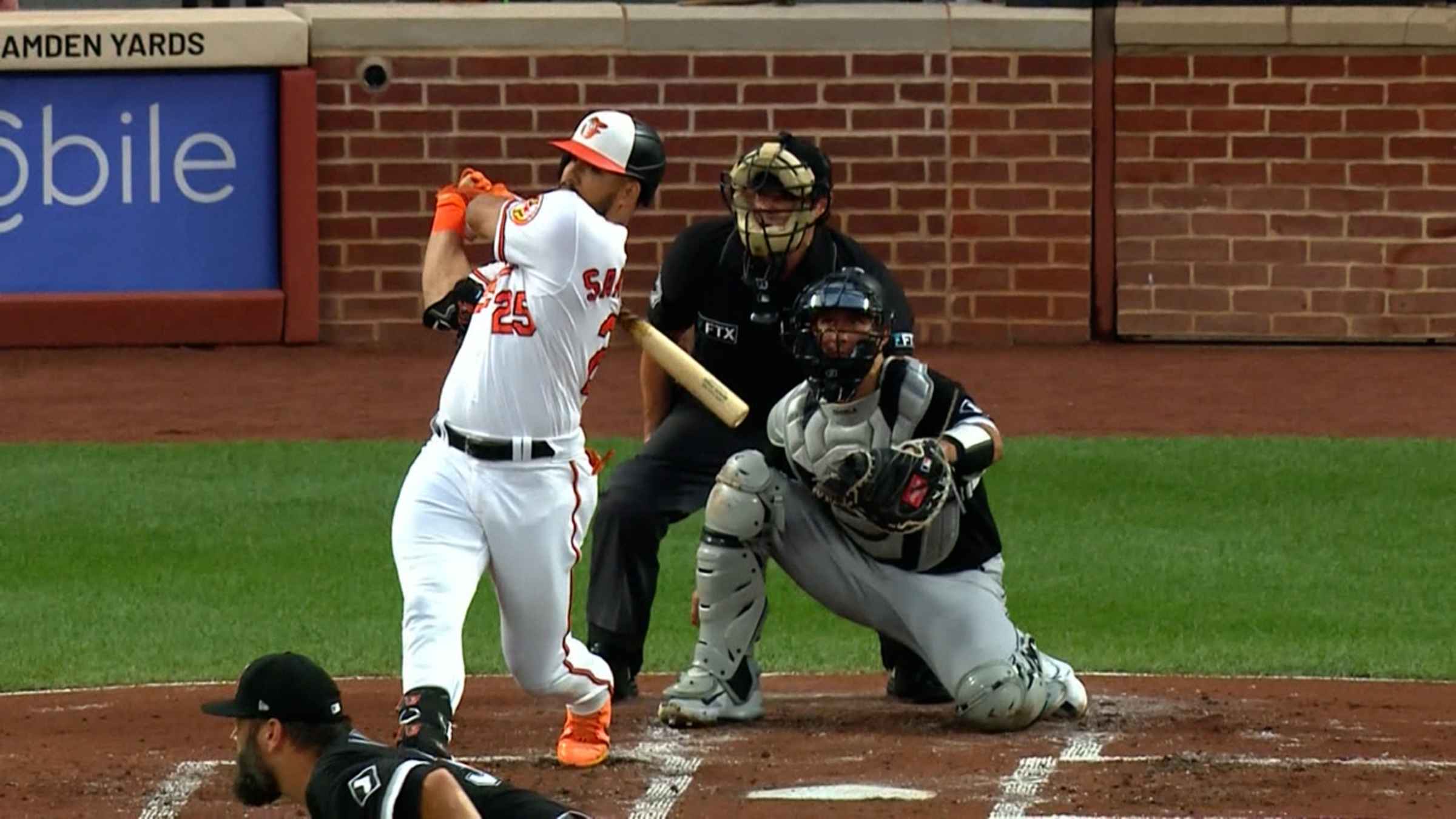 Orioles walk off White Sox, 4-3, behind Stowers, Santander