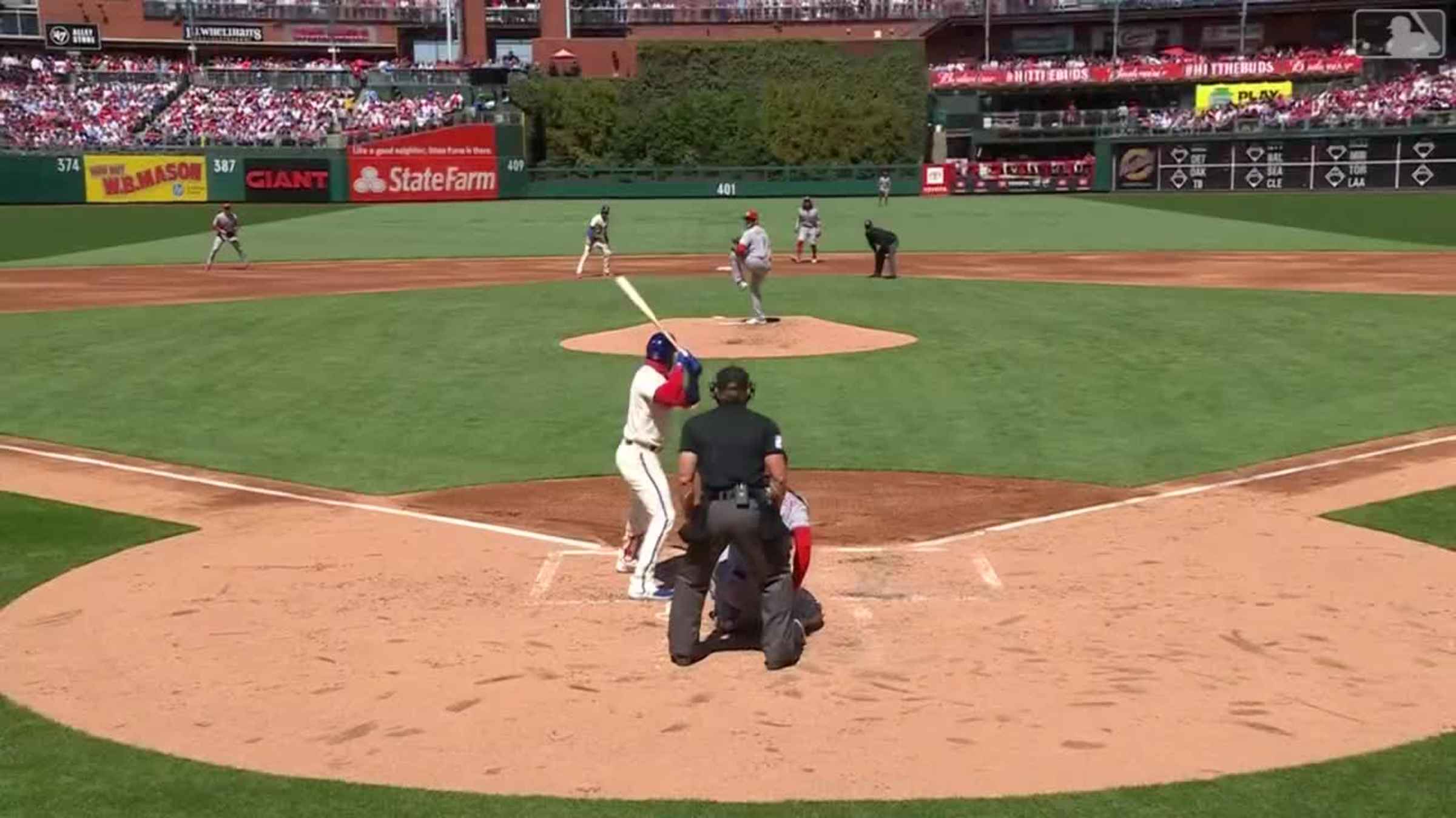 Edmundo Sosa's clutch RBI single, 04/21/2023