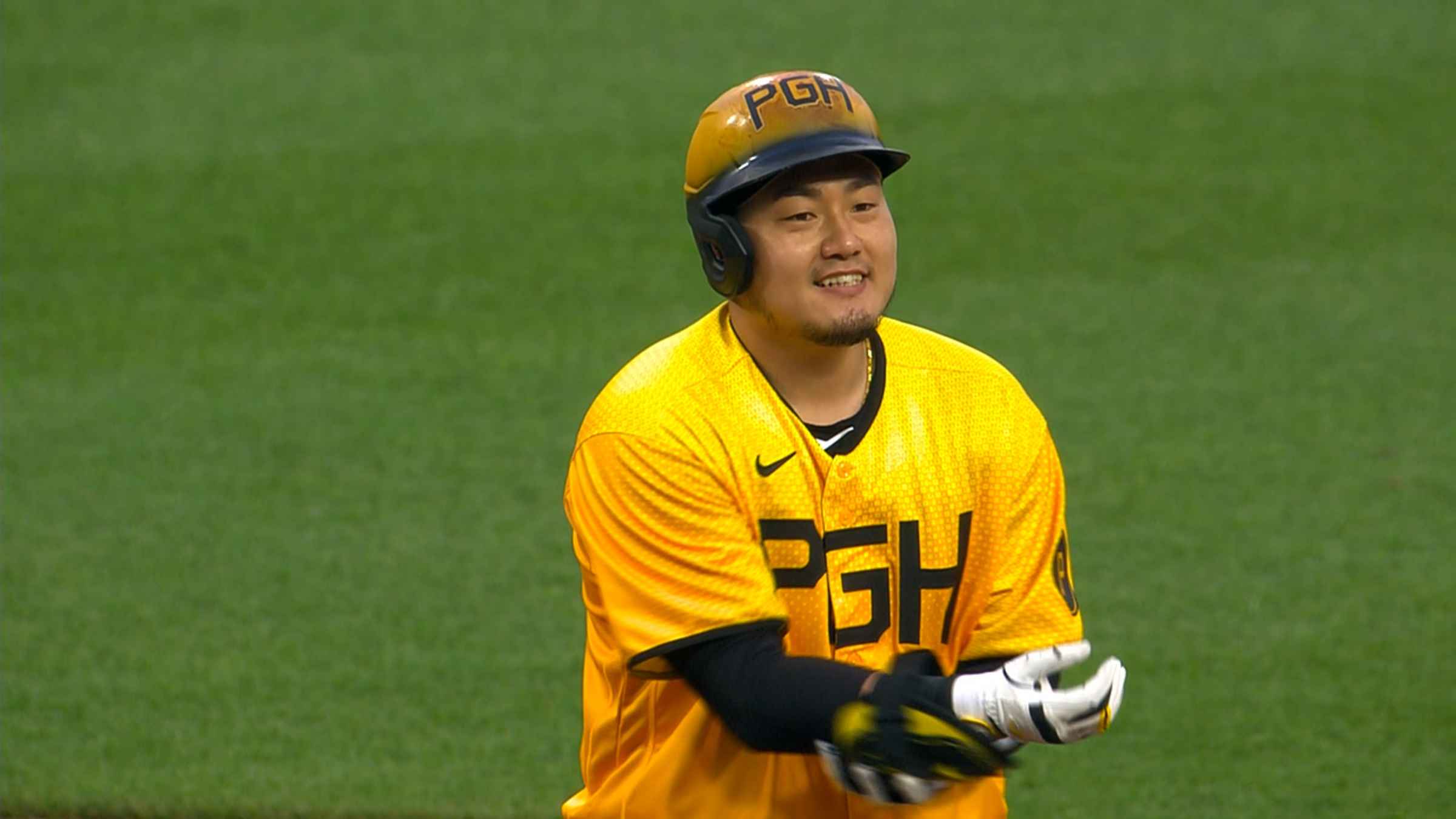 Ji-Man Choi showed off his dance moves for his teammates at first base  after an RBI single