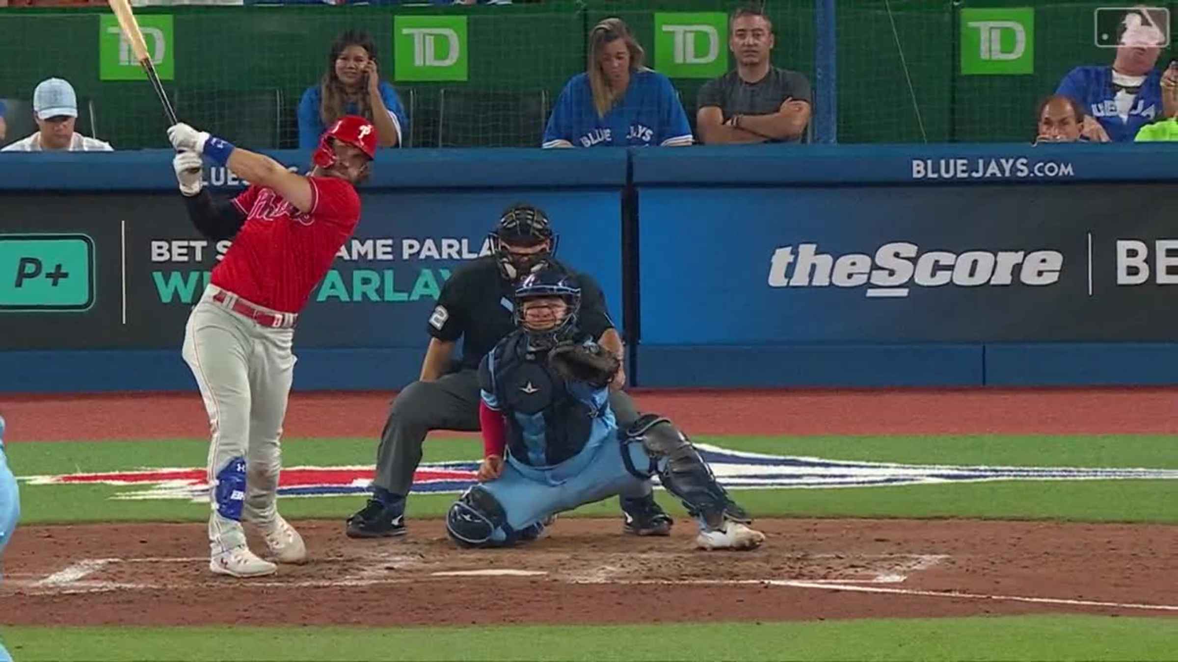 Harper mashes solo home run, 08/23/2022