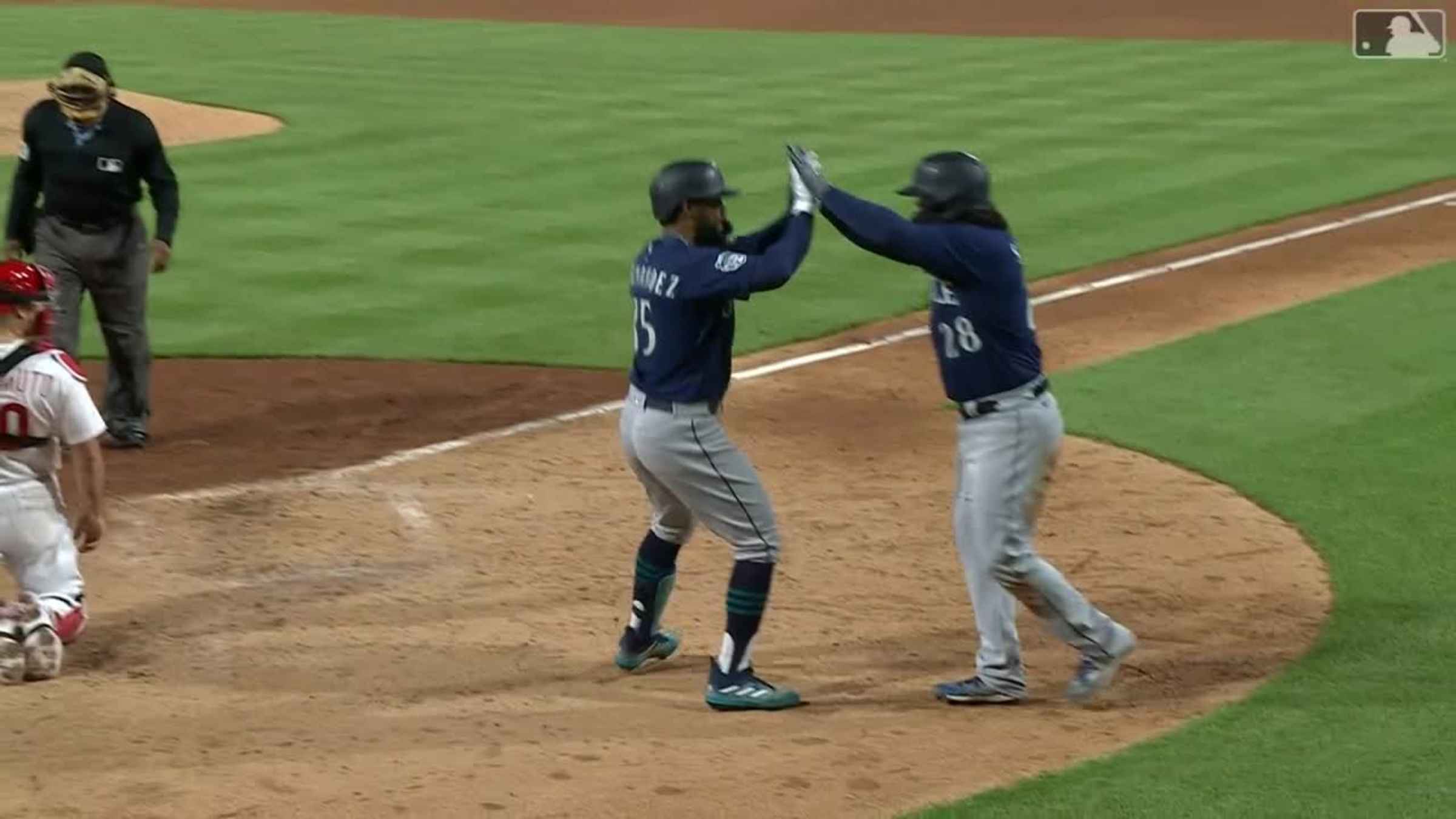 Mariners players embrace Home Run Trident 