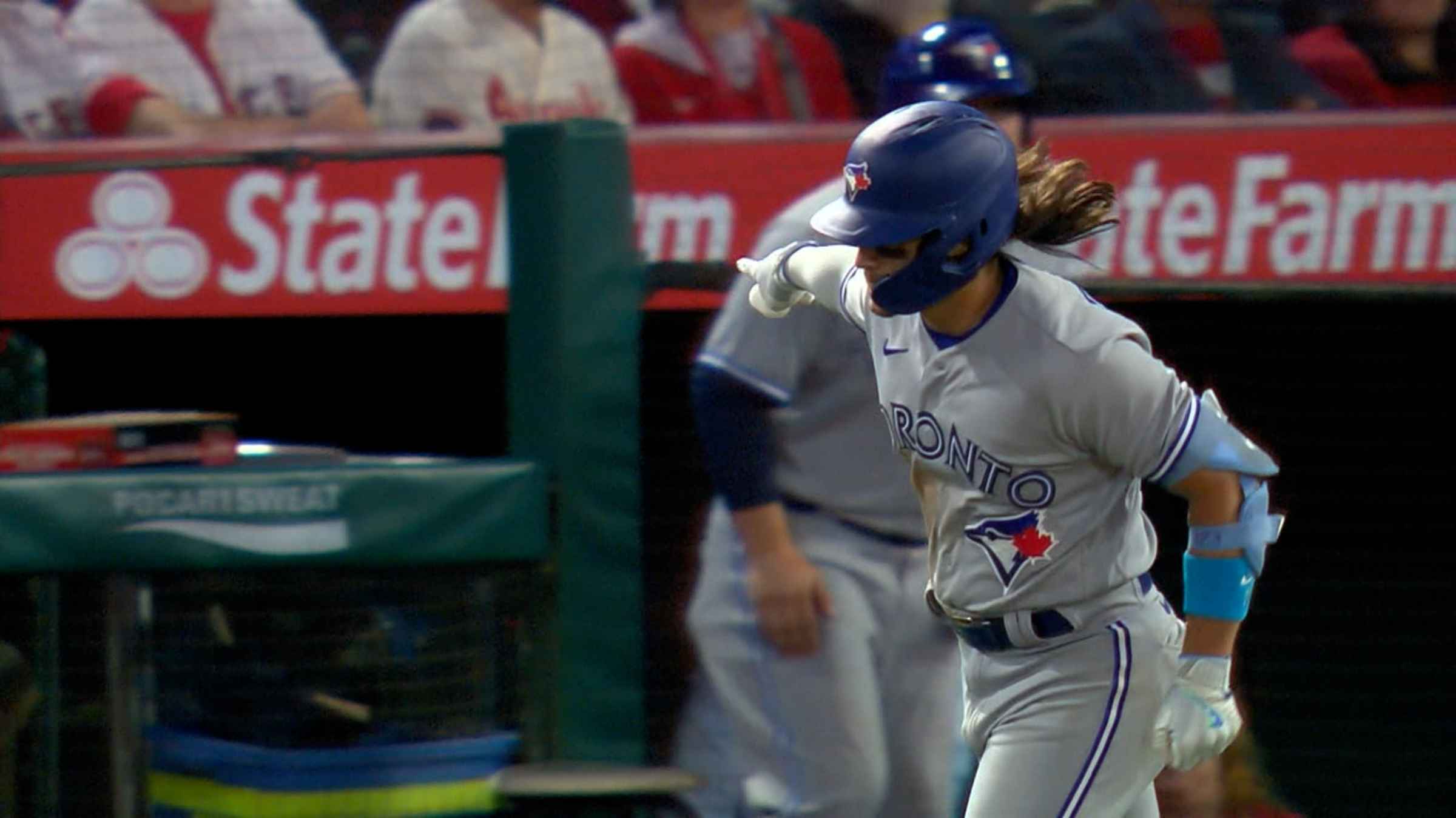 Bichette's late 2-run homer lifts Blue Jays over Rays