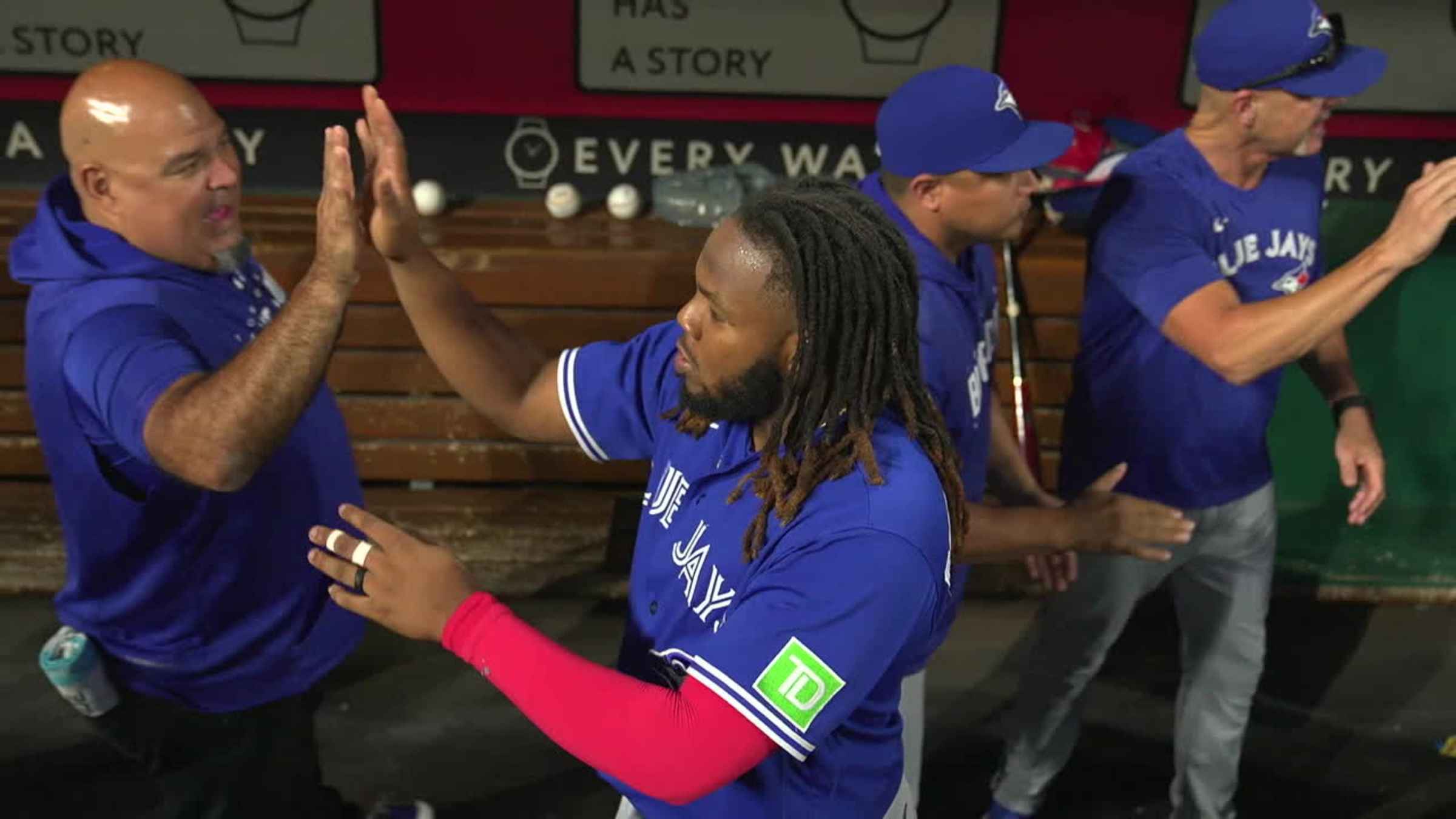 Blue Jays vs. Reds highlight: Vlad Guerrero Jr. pulls of