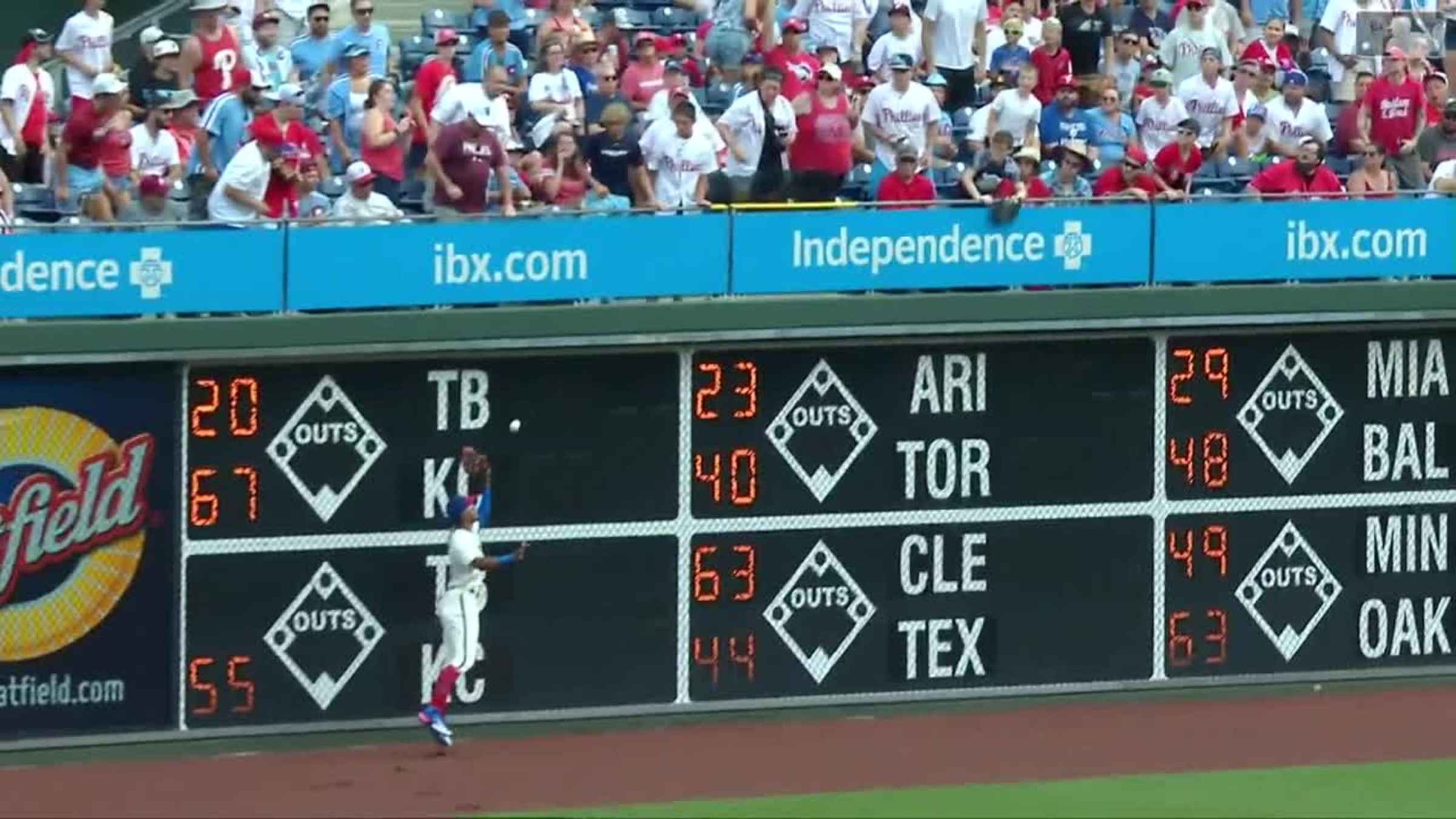 Phillies rookie Johan Rojas makes spectacular catch, throws out runner to  complete double play in MLB debut