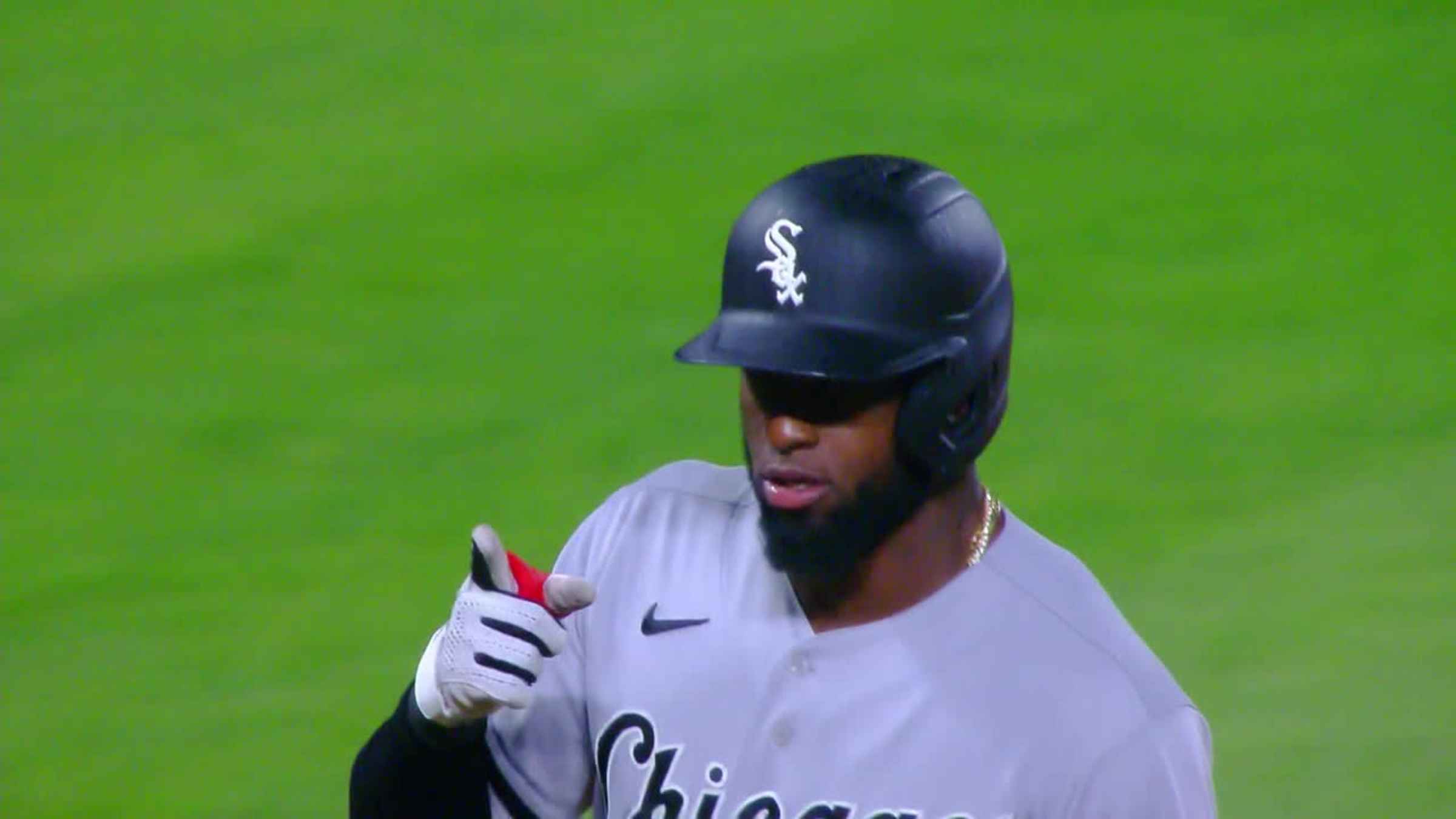 Luis Robert Jr. LAUNCH 🚀 His 5th home run in 5 games! 🎥: @nbcschicago