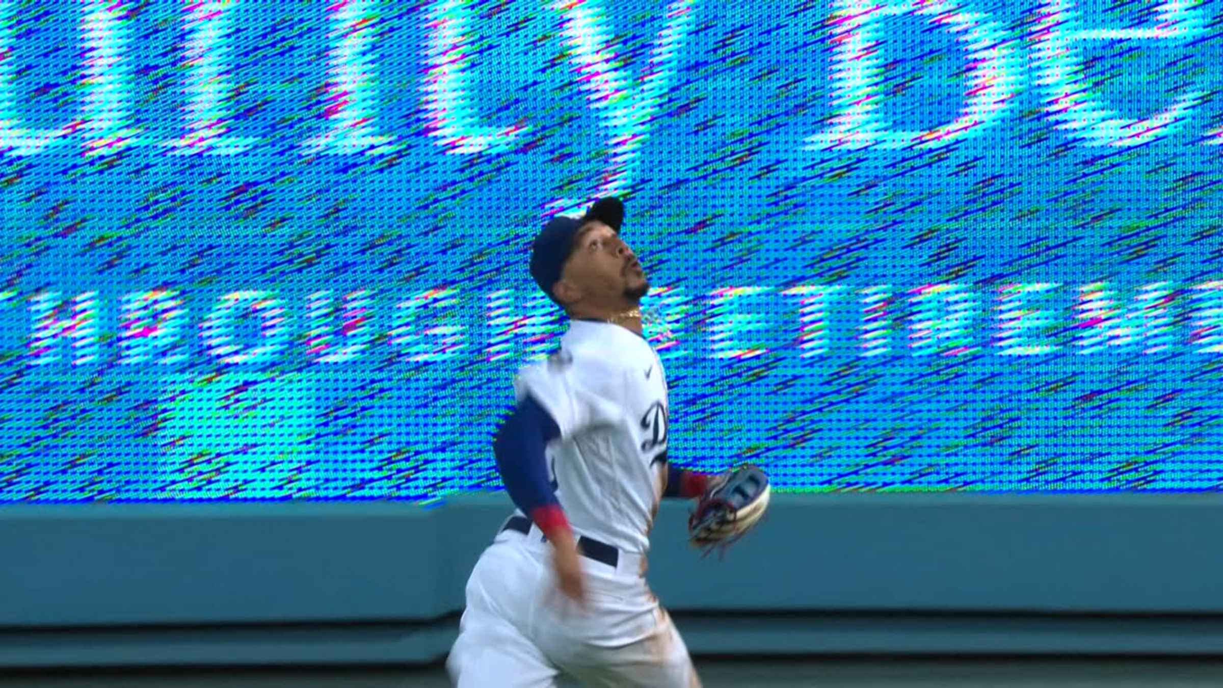 Mookie Betts Helps Opponent Retrieve a Priceless Ball Mid-Game