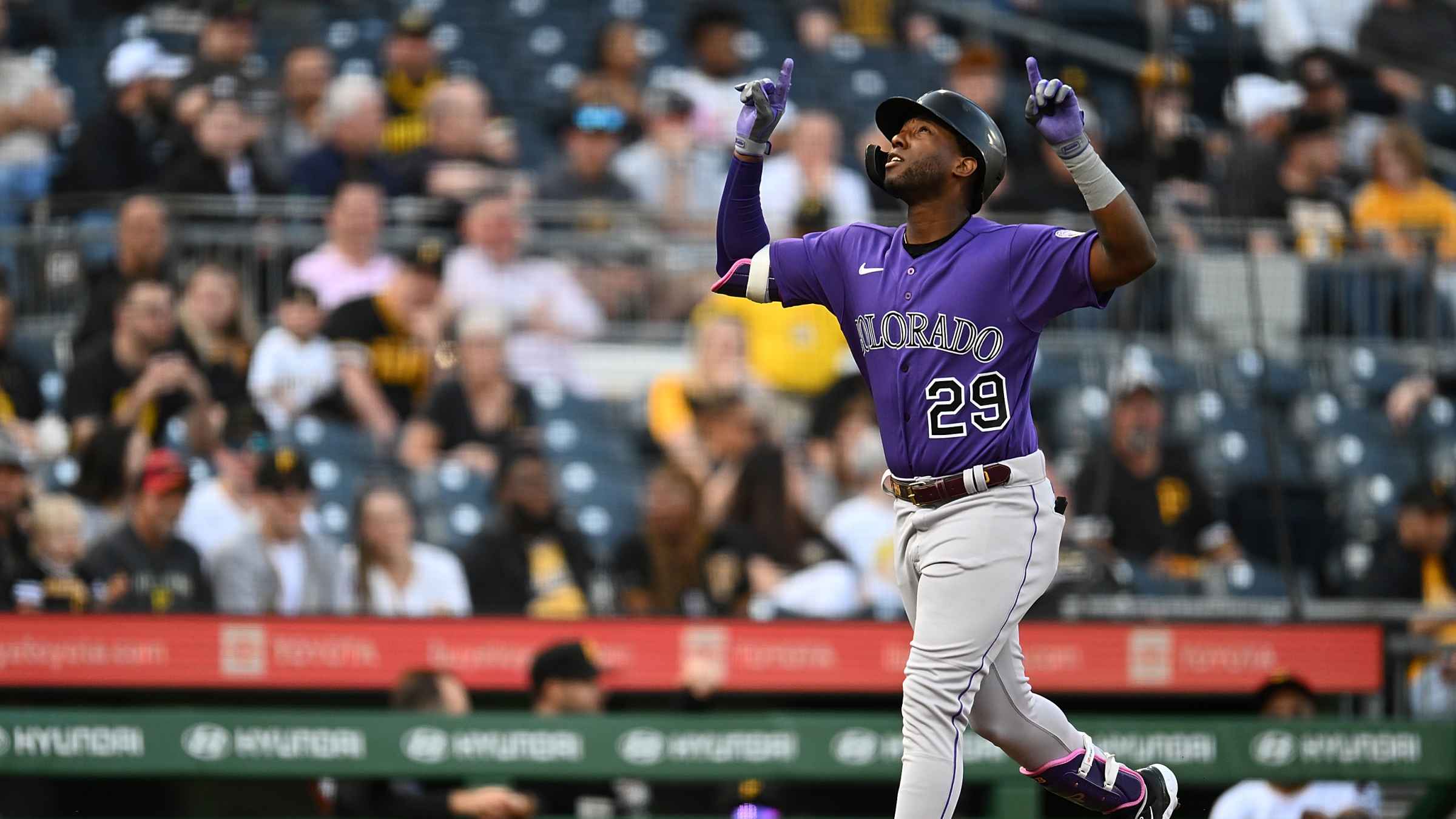 Pirates take series finale from Rockies 10-5 - Bucs Dugout