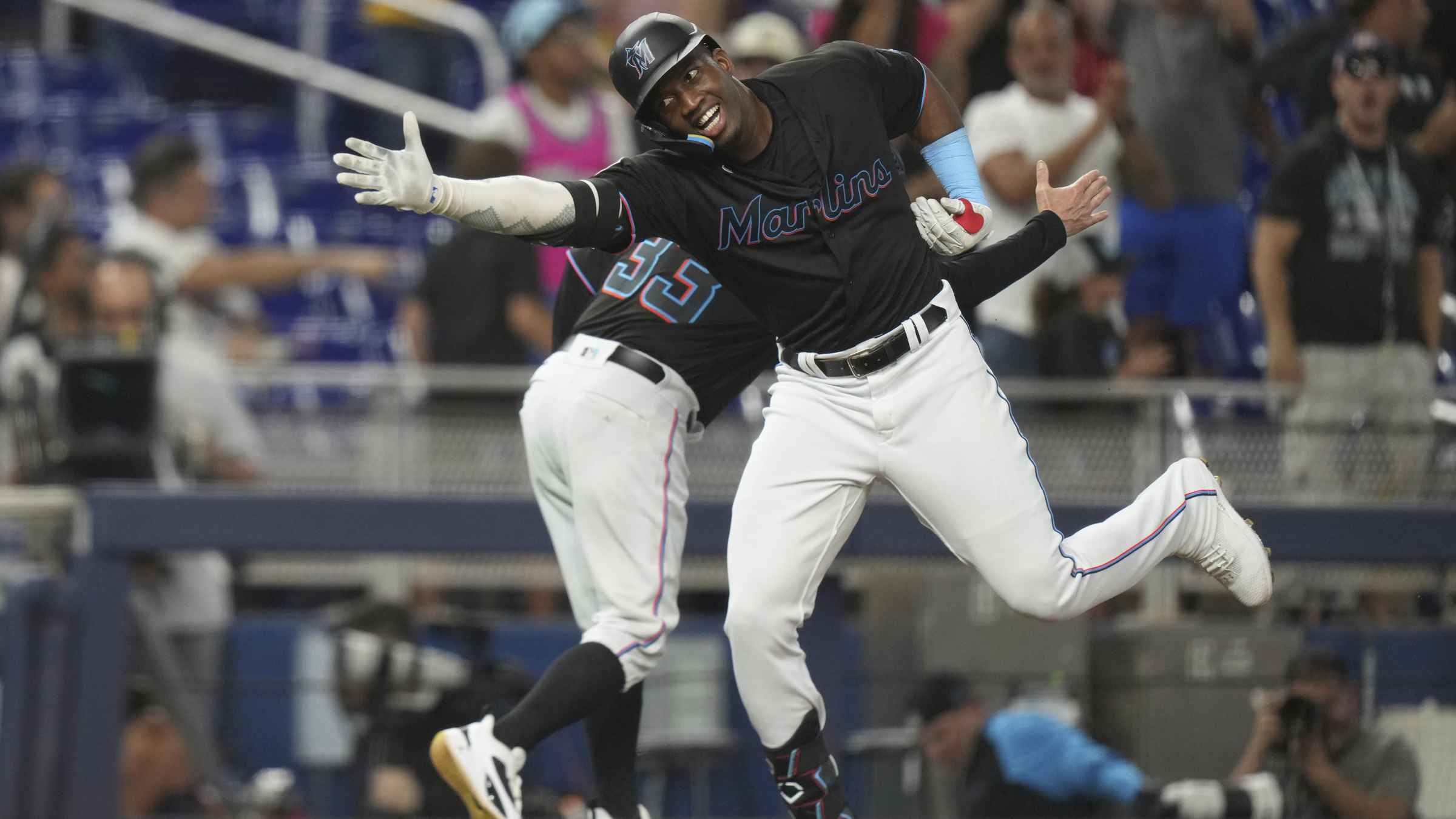 Miami Marlins on X: Florida Marlins take the dub. The series