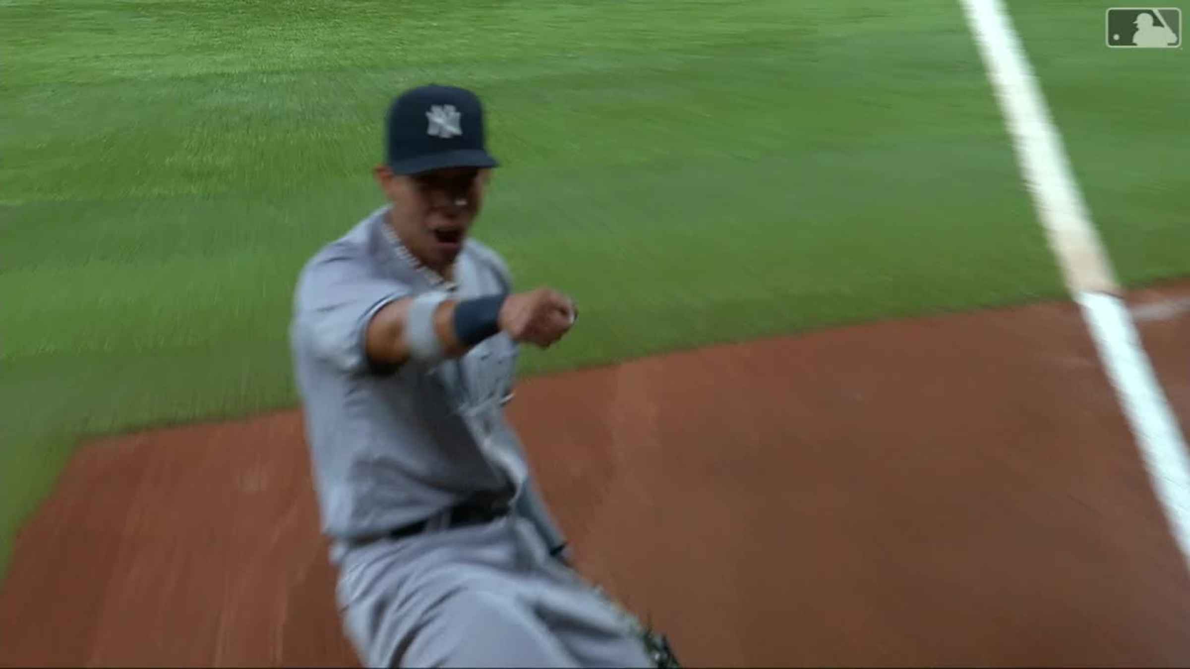 Oswaldo Cabrera makes diving catch to rob a hit, 04/29/2023