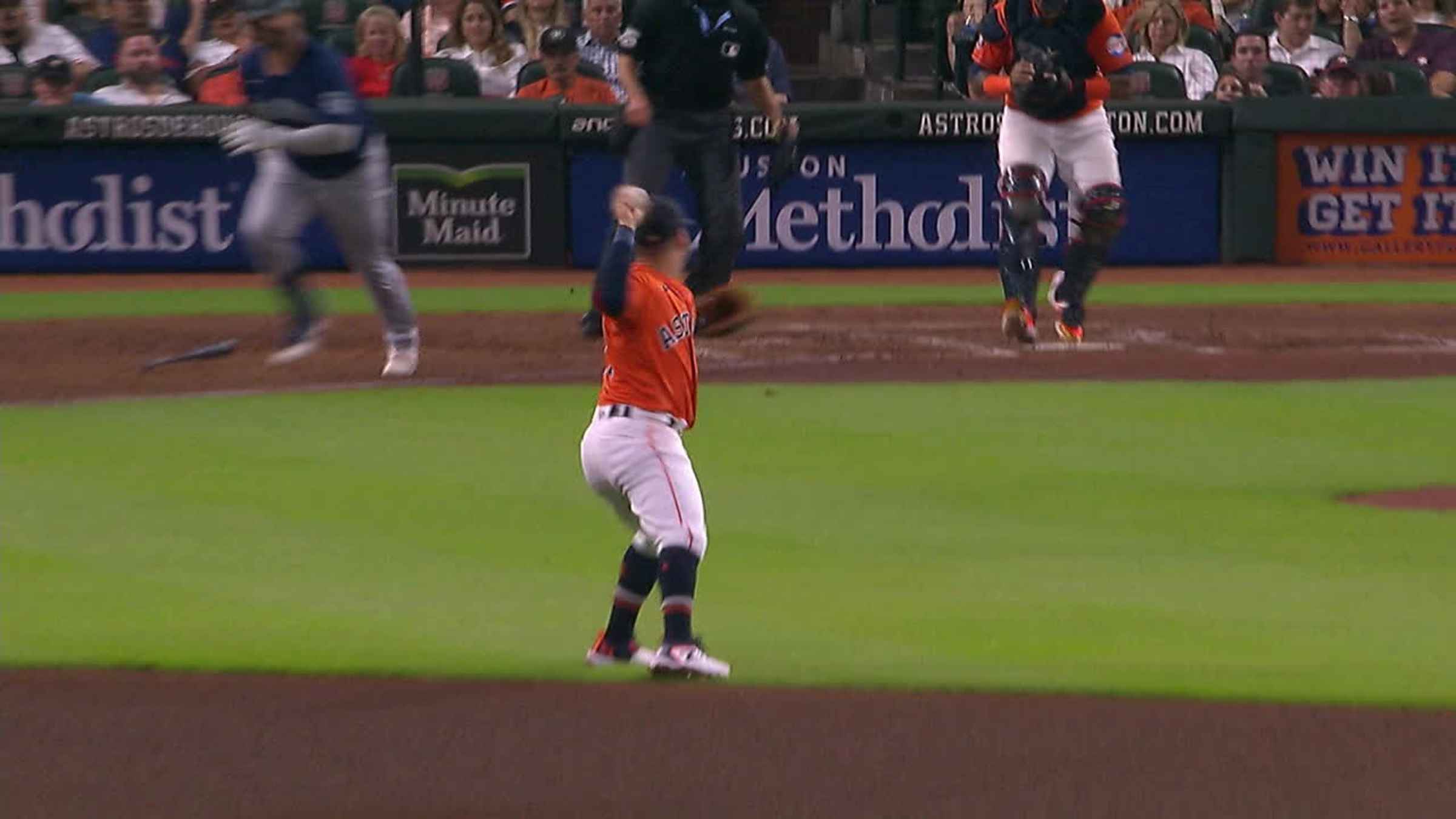 Jose Altuve collects infield hit, 05/18/2023