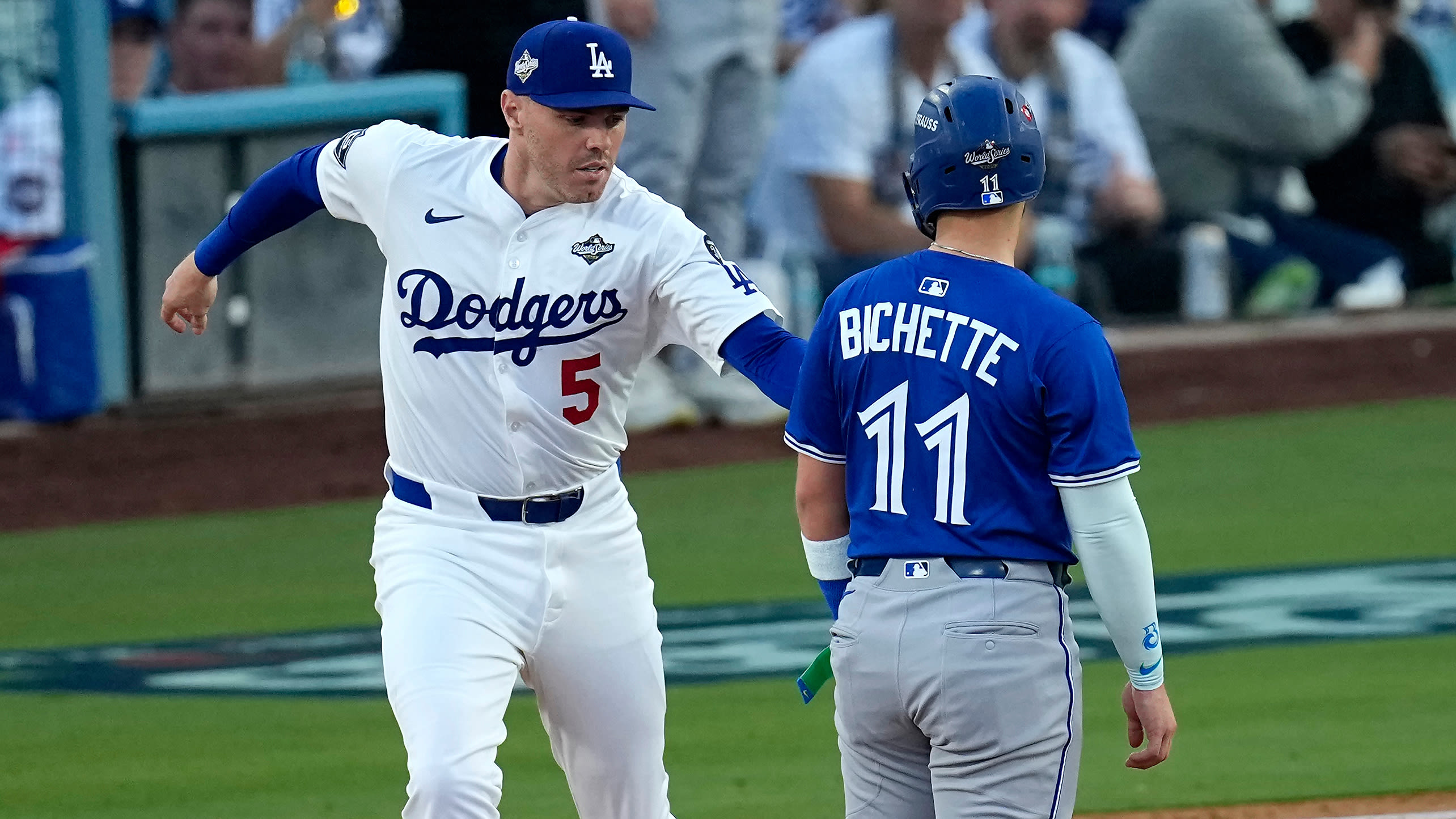 Freddie Freeman tags Bo Bichette