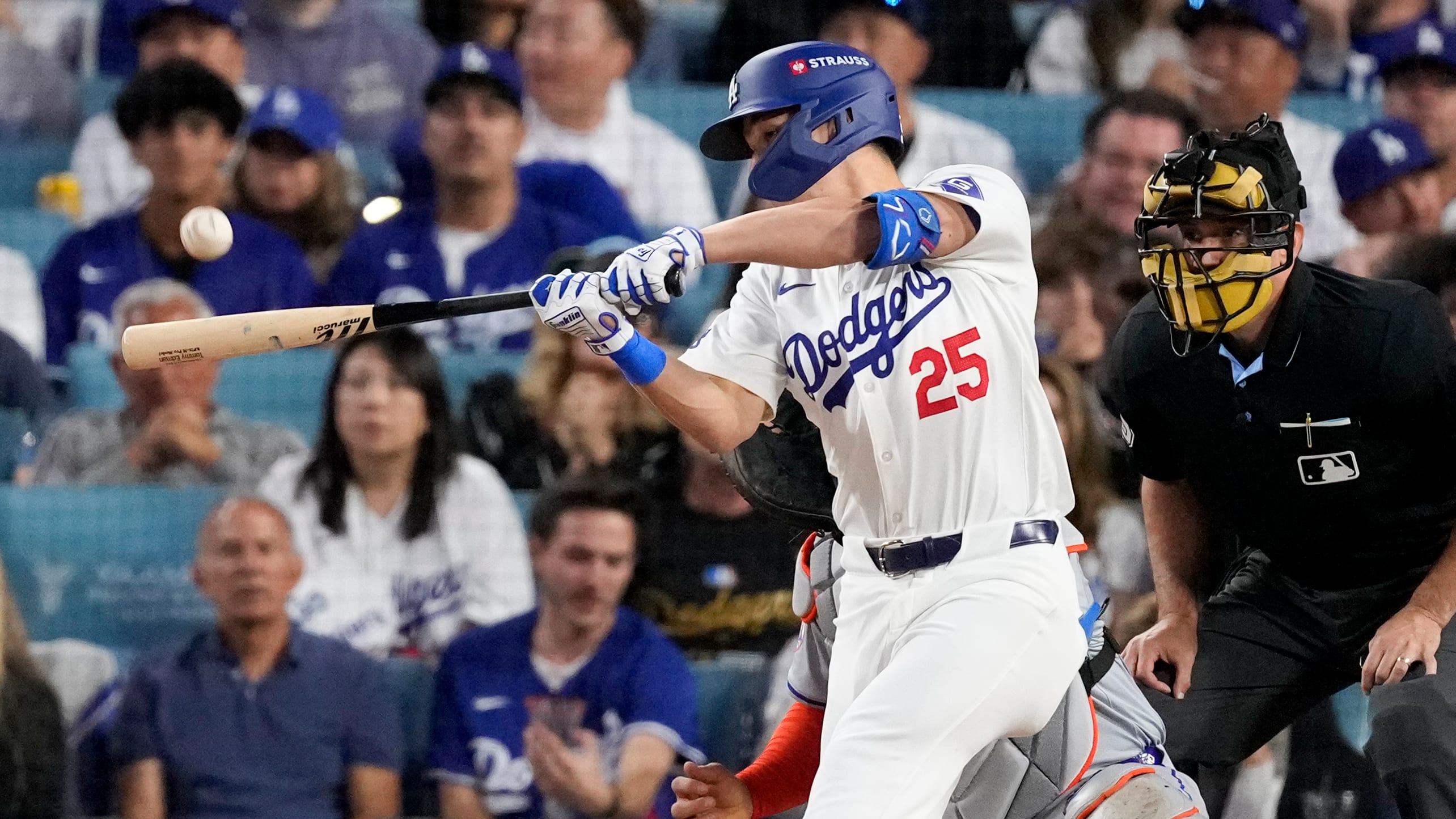 Tommy Edman connects for a two-run homer