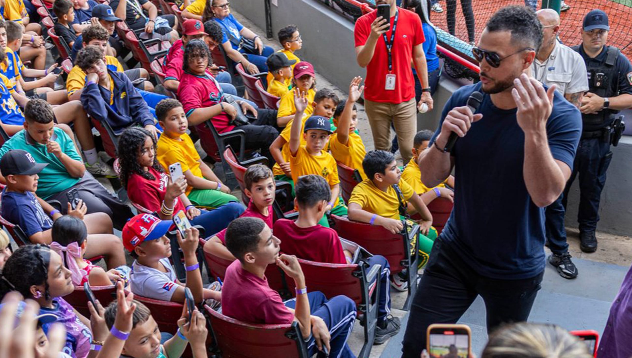 Giancarlo Stanton speaks to kids