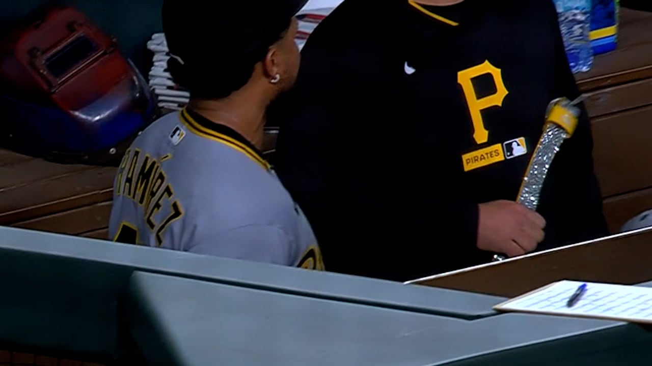 Yohan Ramírez was forced to change his belt for being too blingy