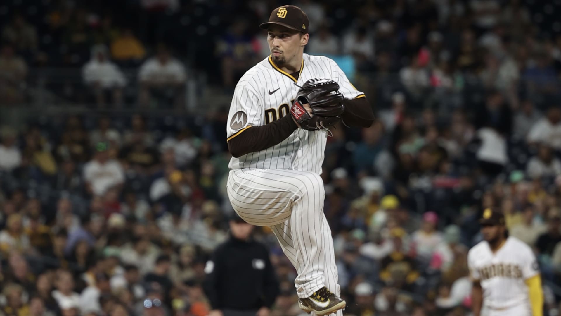 Blake Snell delivers a pitch