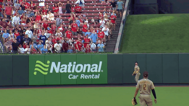 An animated gif of Jackson Merrill robbing a home run